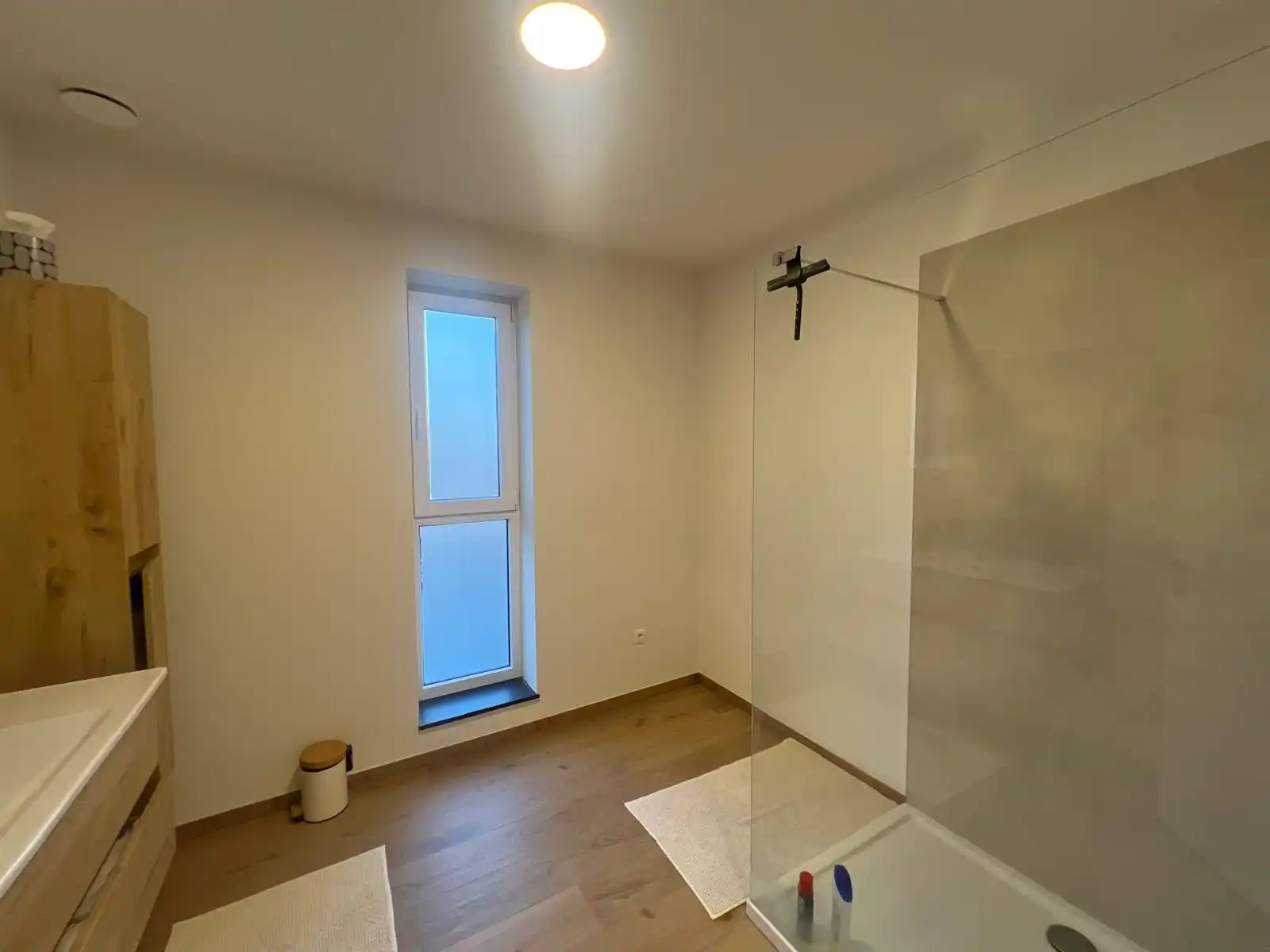 Modern 2 slaapkamerappartement in Maasmechelen met parking foto 7