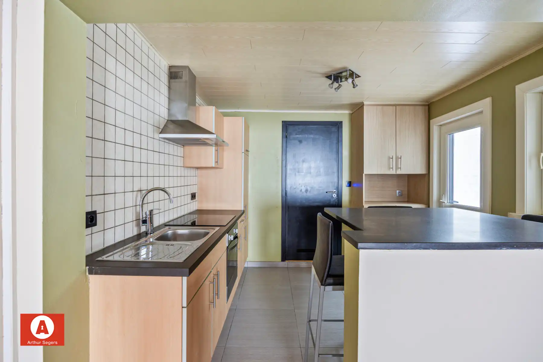 Instapklare gezinswoning pal bij centrum Buggenhout. foto 10