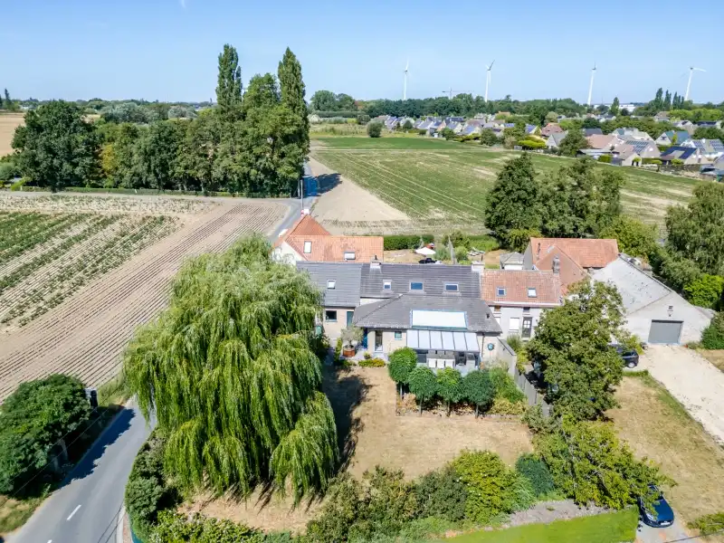 Instapklare woning in rustige woonwijk in Zwevegem foto 23
