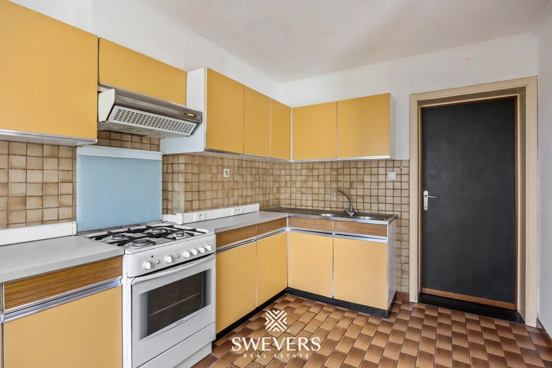 Ruime te renoveren woning op zonnig perceel van 2.325 m² nabij centrum Zonhoven foto 6