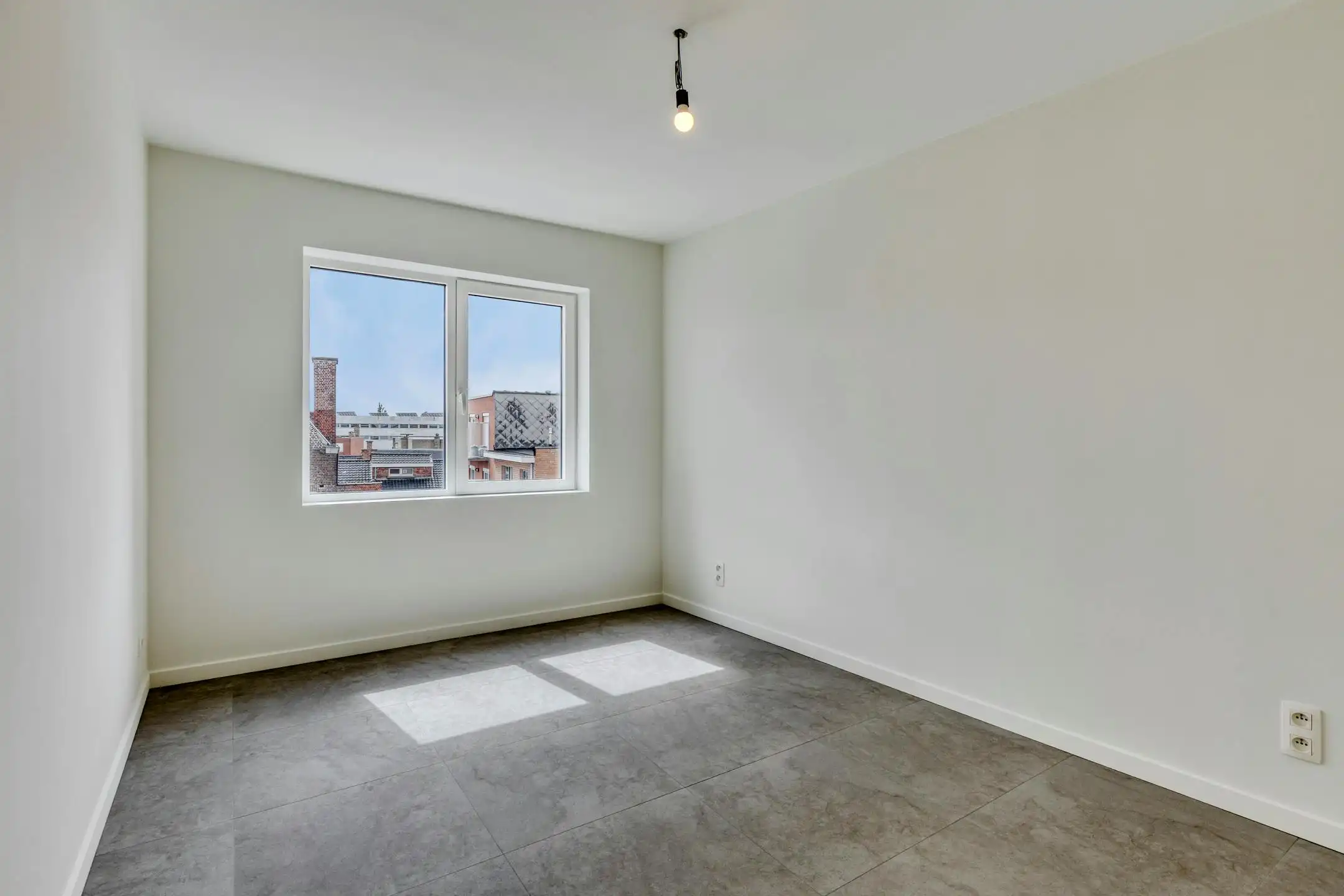 Volledig gerenoveerd appartement te koop in Roeselare  foto 10