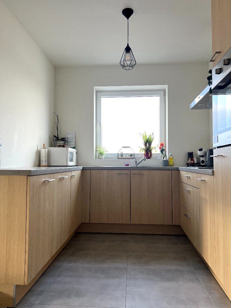 Te huur: Ruim en lichtrijk appartement met garage – Harelbeke foto 8