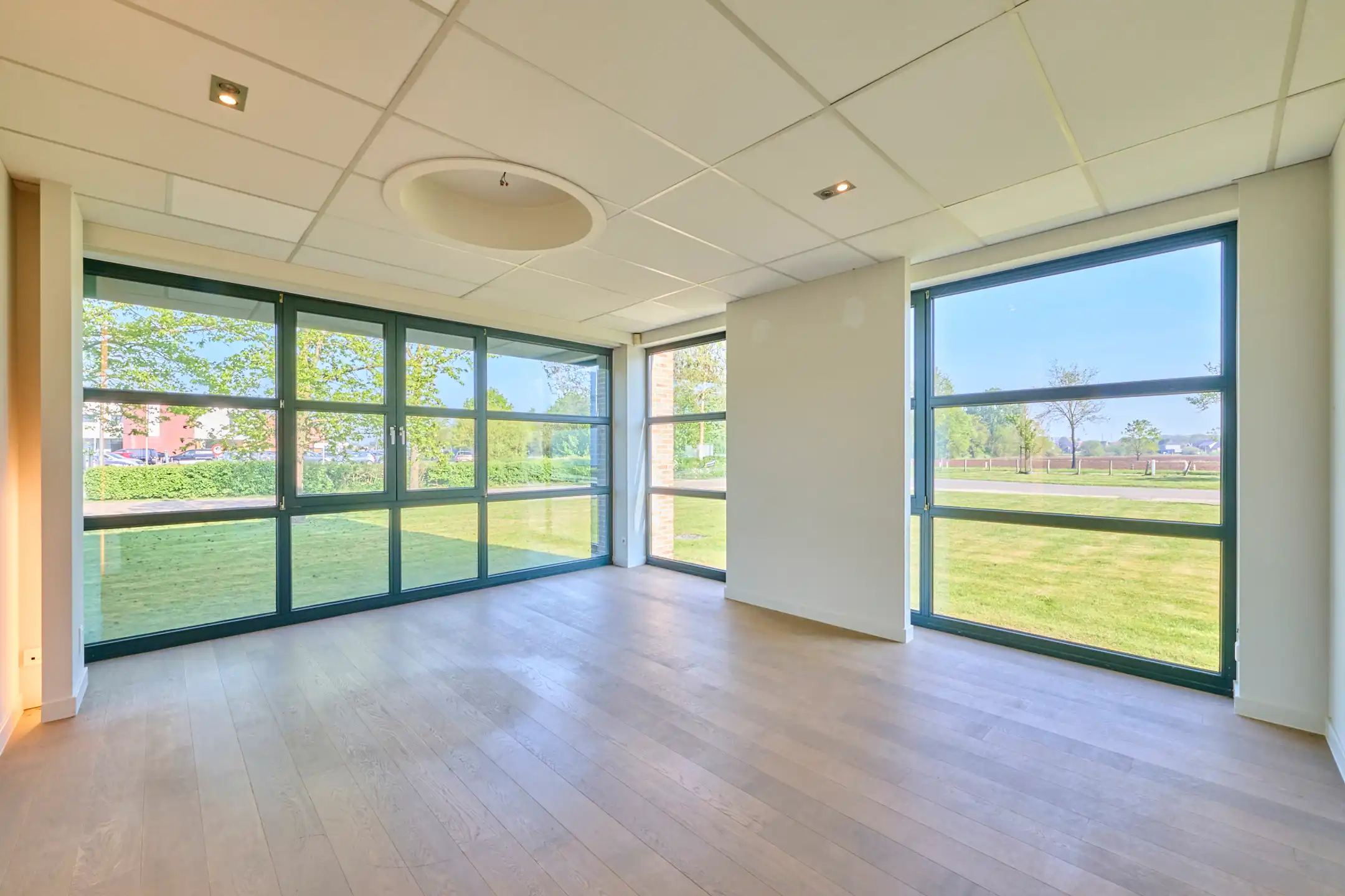SEMI - INDUSTRIEEL GEBOUW OP ZICHTLOCATIE IN BERINGEN foto 10