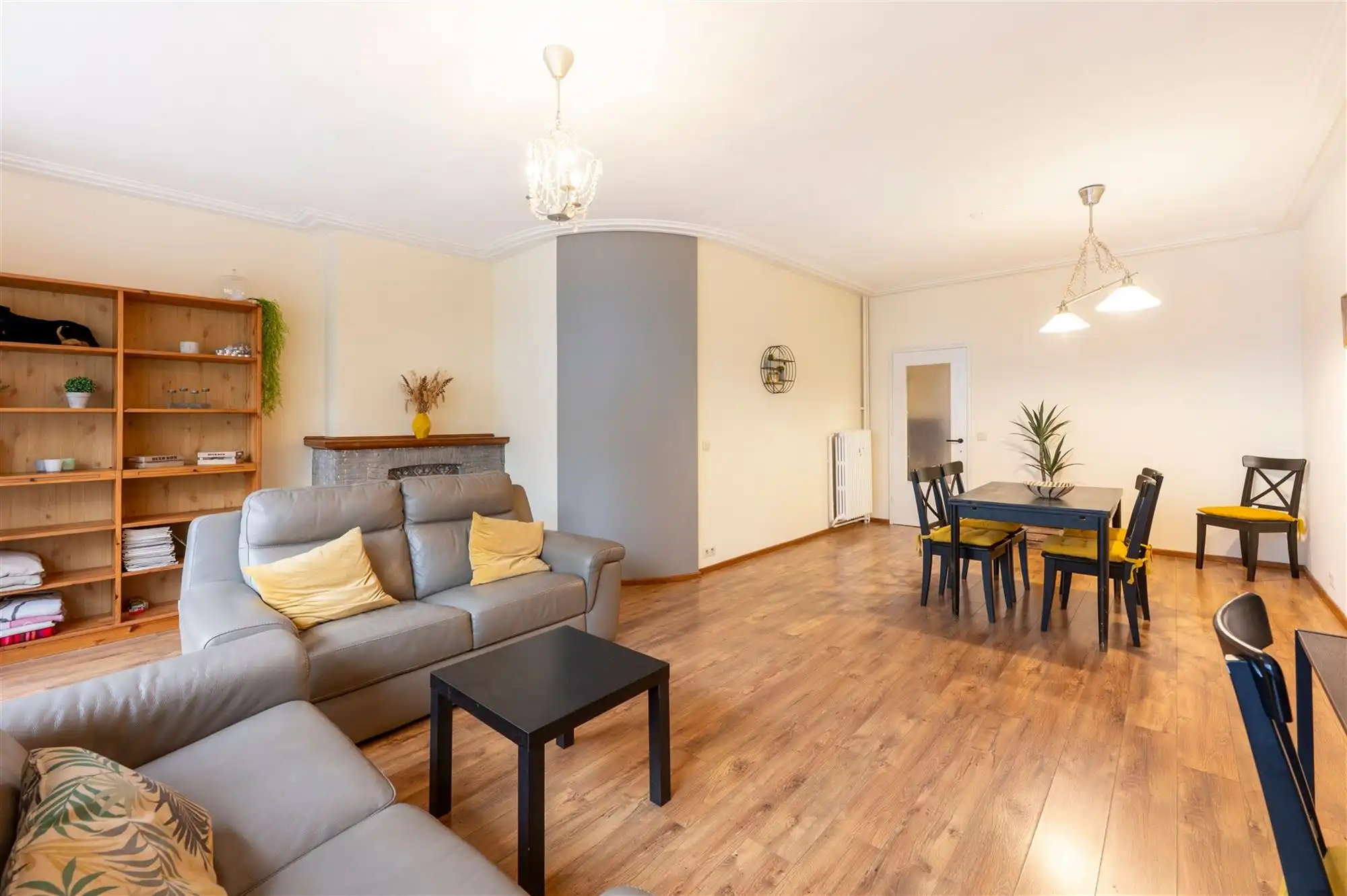 Gemeubeld appartement met 2 slk + terras foto 4