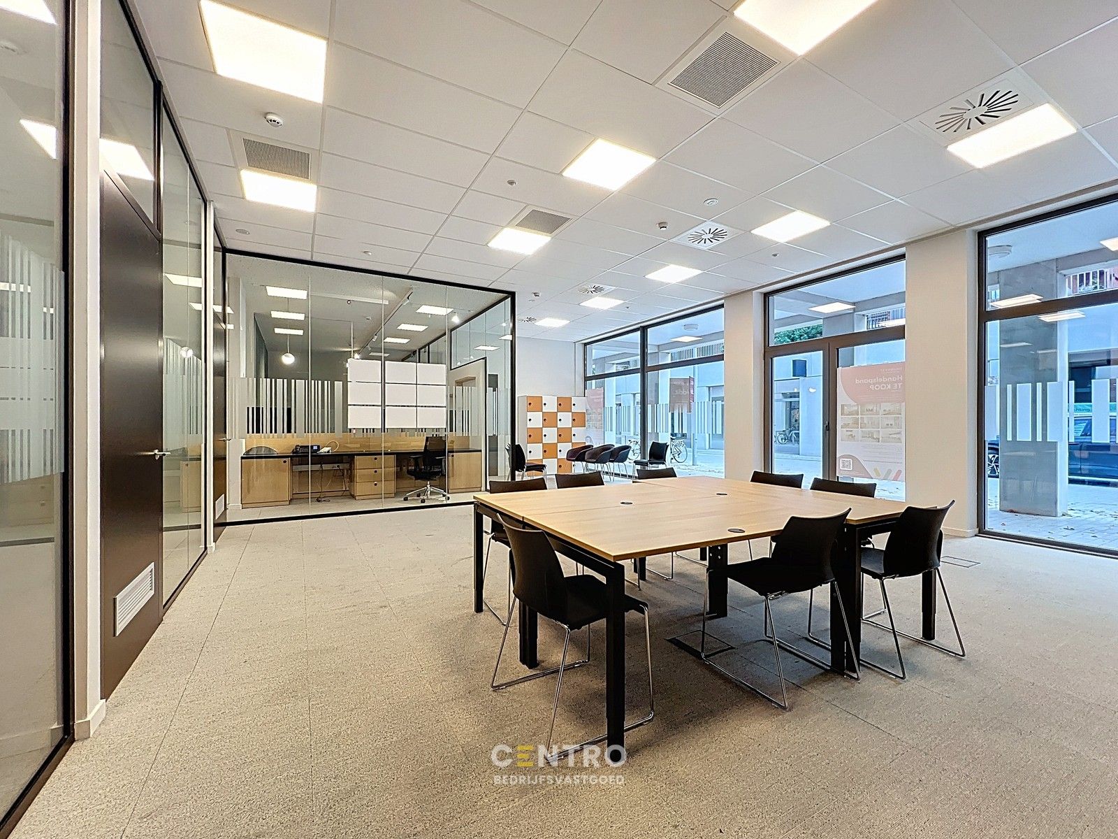 Modern kantoor op een rustige, vlot bereikbare locatie te Roeselare, ideaal voor vrije beroepen en zelfstandigen. foto 10