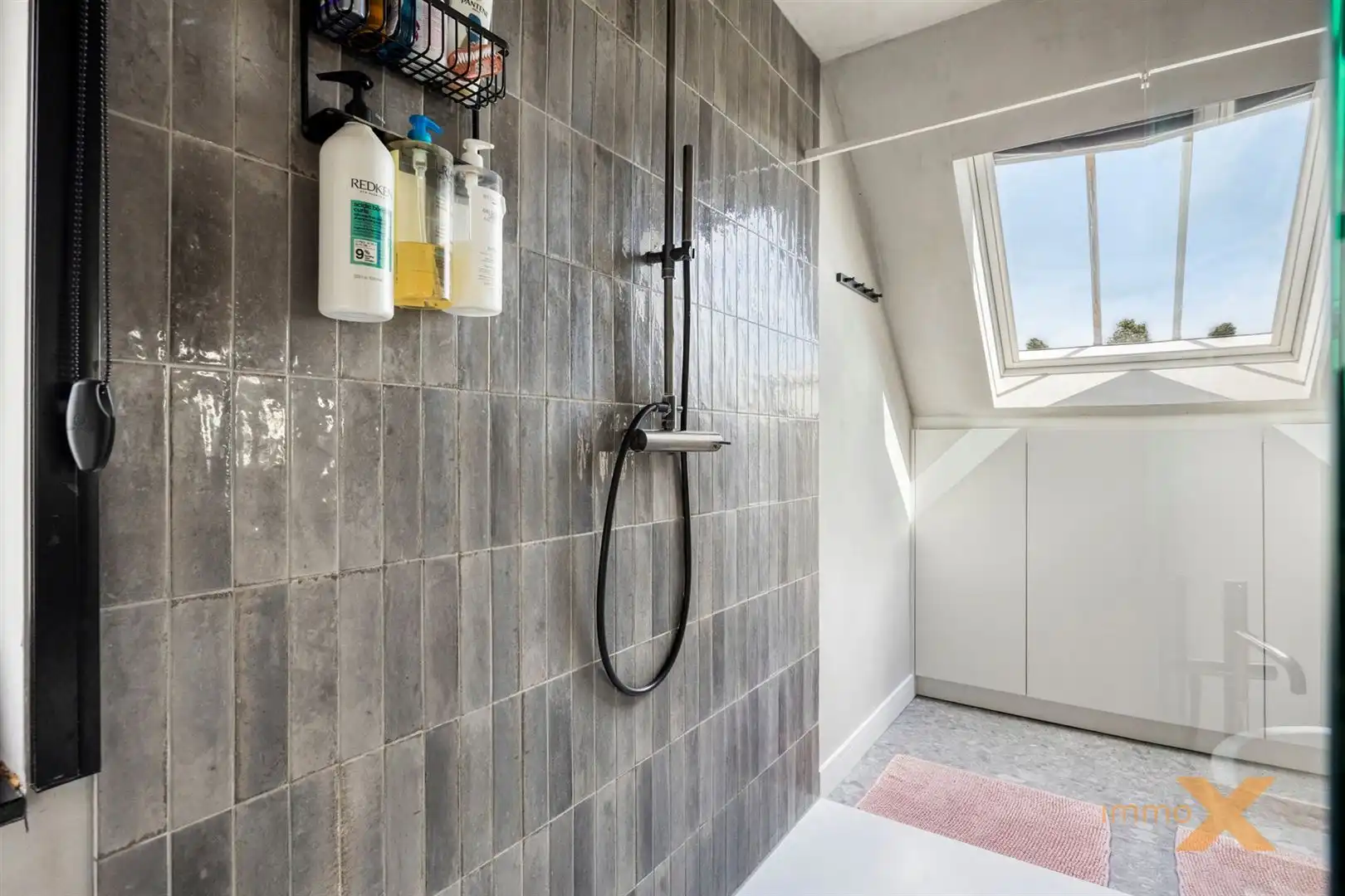 INSTAPKLARE HOEVEWONING MET STALLINGEN EN WEIDEN foto 25