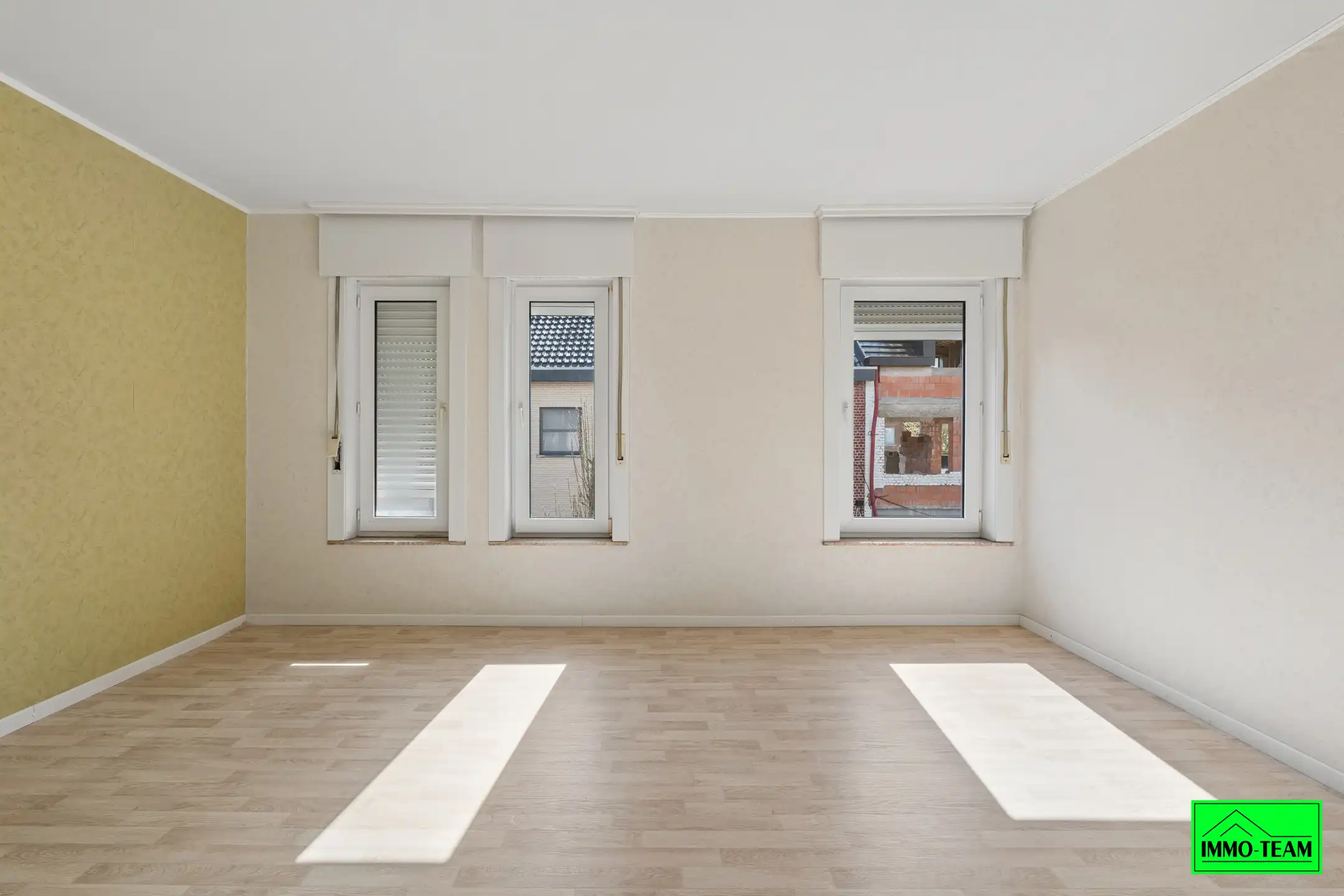 Deels gerenoveerde gezinswoning met potentieel  foto 16