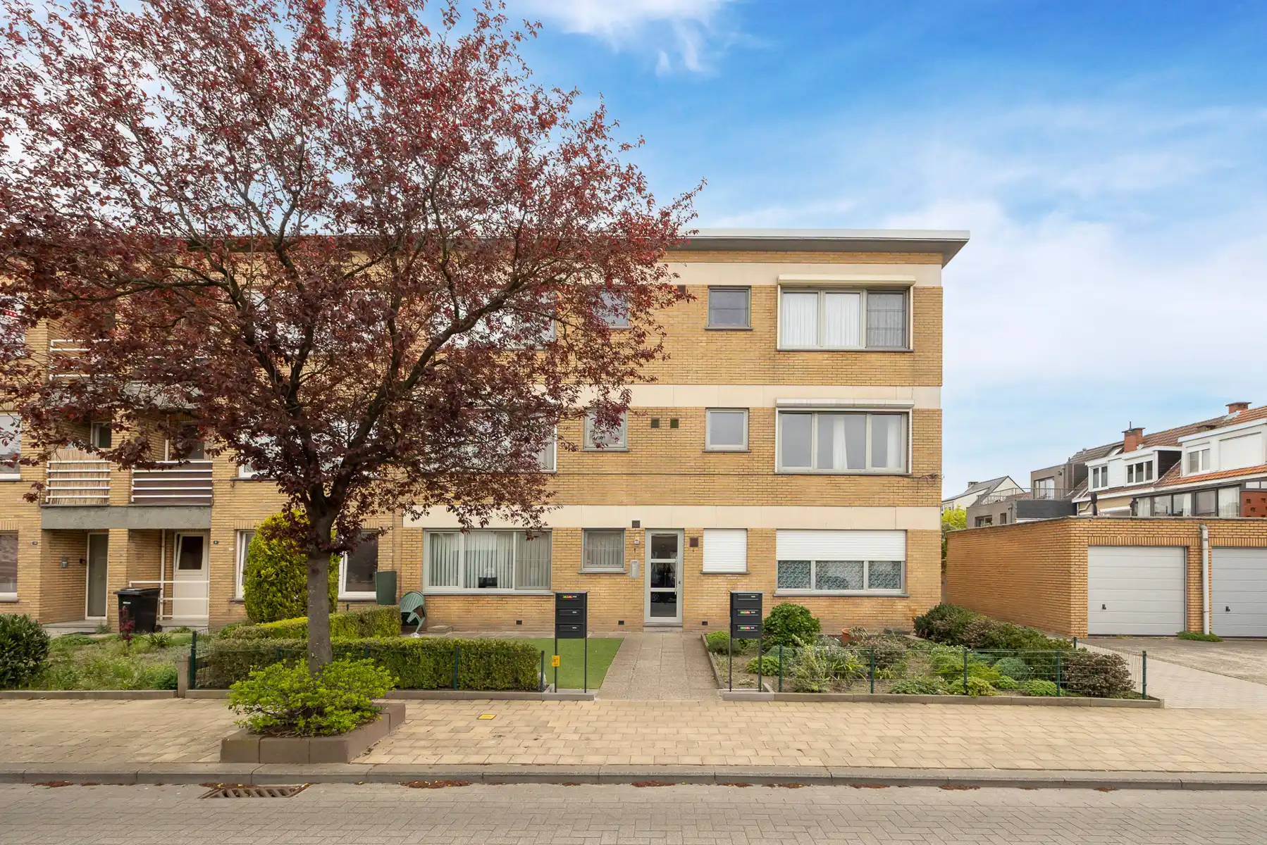 Appartement op de eerste verdieping, inclusief garage, nabij het centrum van Hoevenen! foto 15