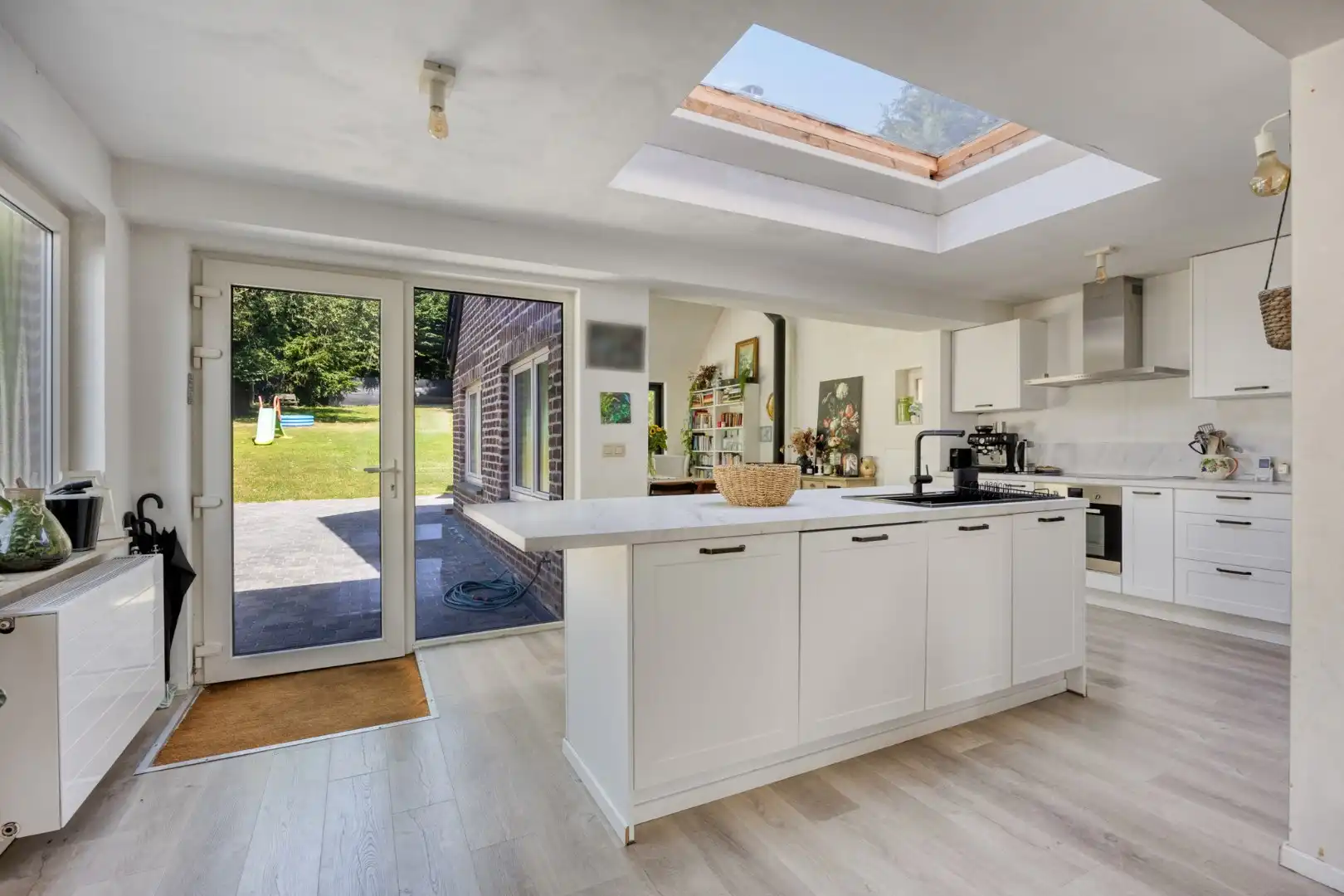 Hoofdfoto van de publicatie: 4 gevel VILLA met 3 slaapkamers + bureau, ruime tuin – 1652 ALSEMBERG (BEERSEL)