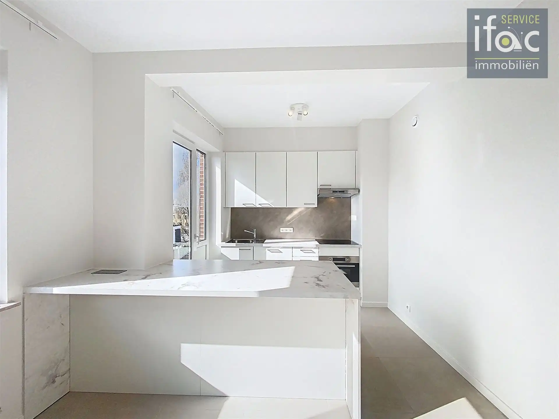 Gerenoveerd appartement met goede ligging foto 3