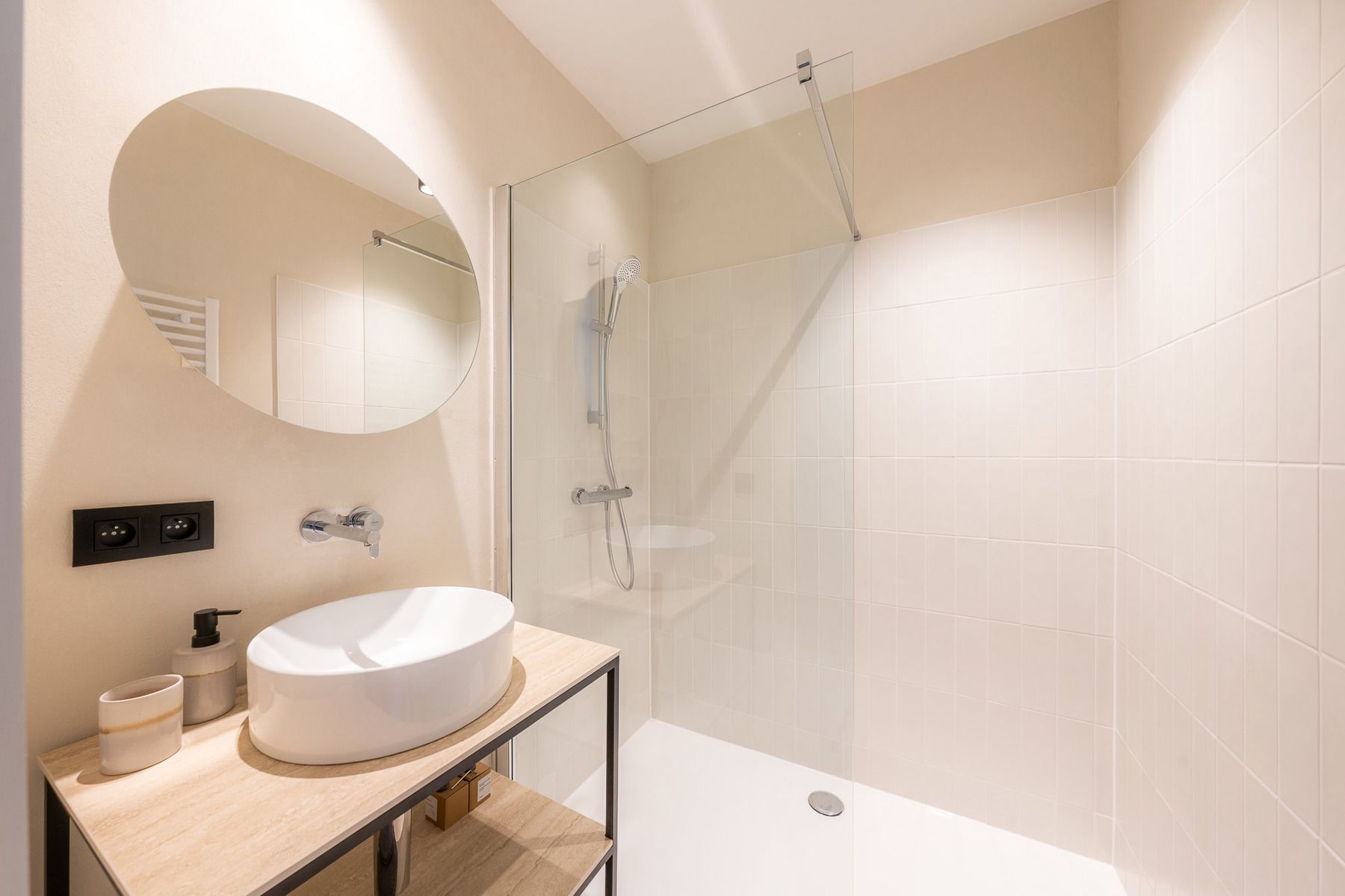 Luxe appartement in de hippe Sint-Andries wijk foto 12
