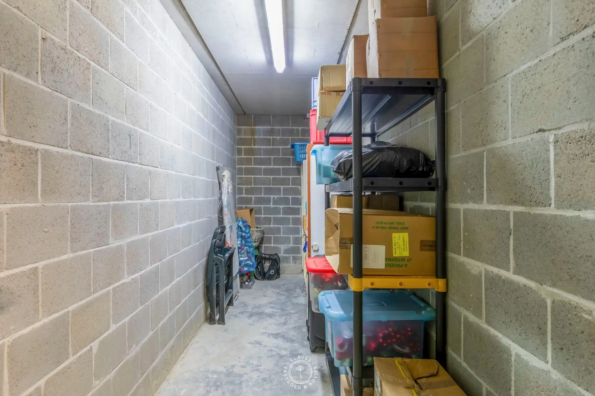 Centraal gelegen appartement met twee terrassen en autostaanplaats foto 14