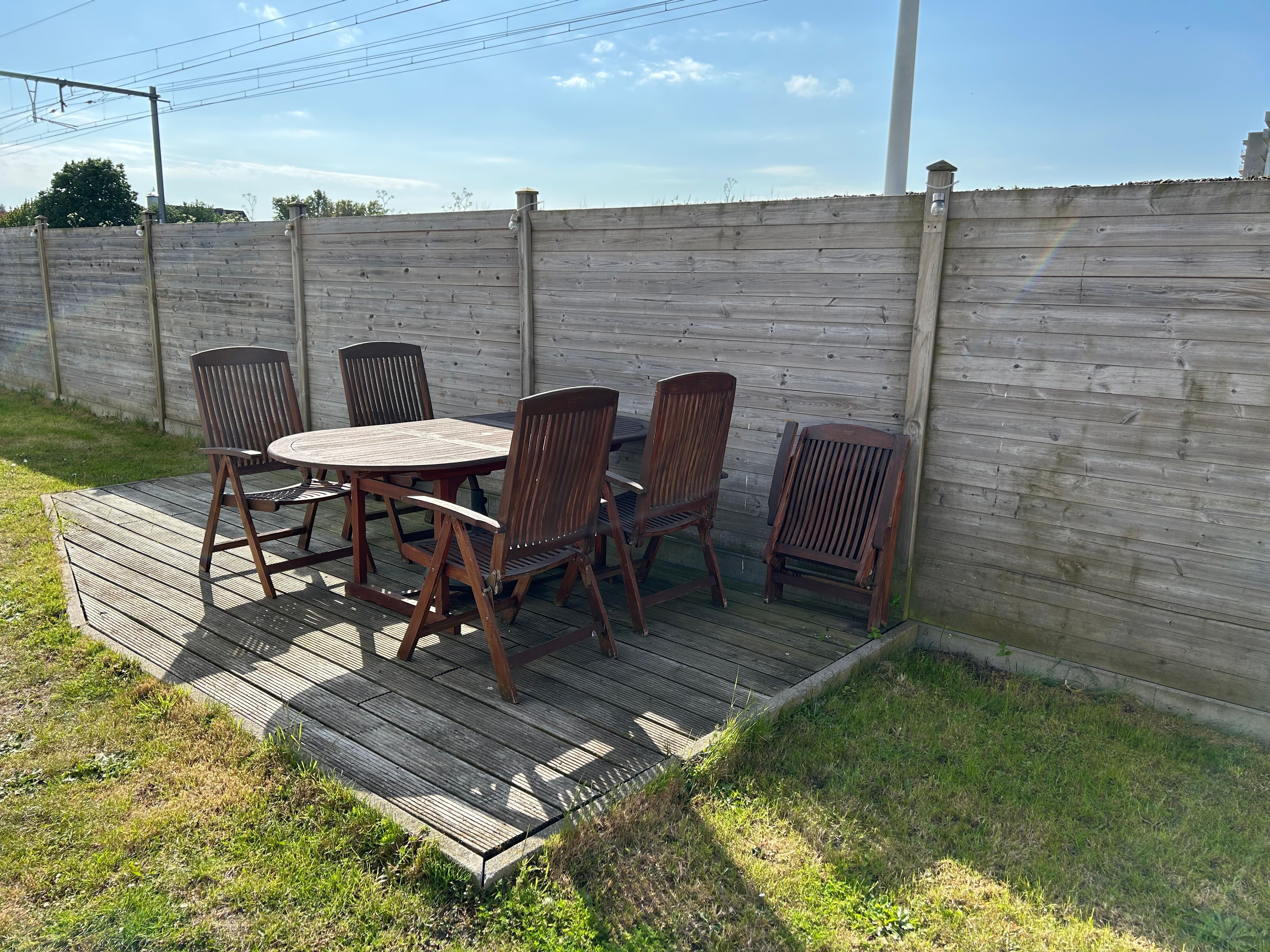 Half open woning met zonnige tuin foto 13