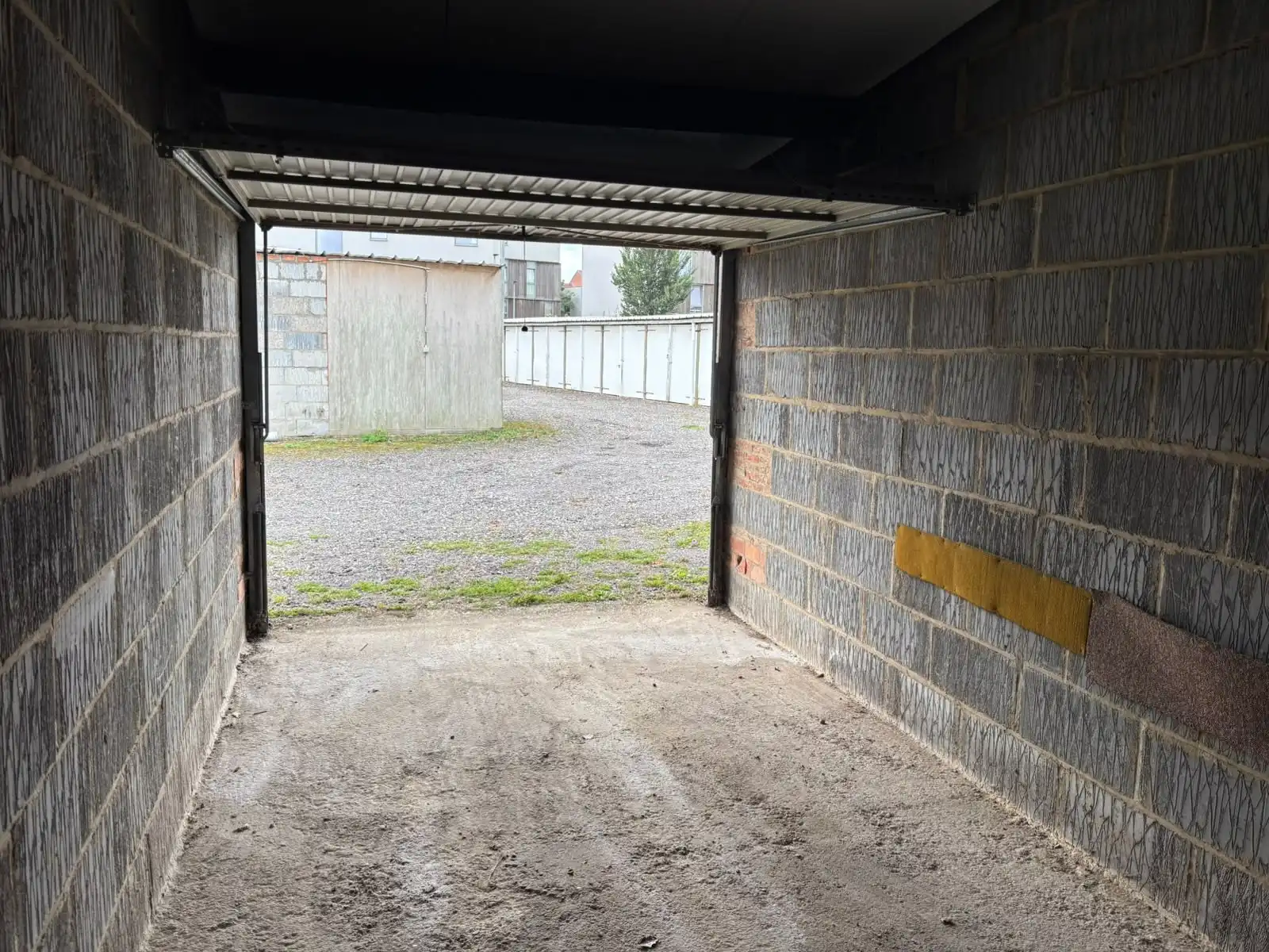 Gesloten garagebox te huur foto 7