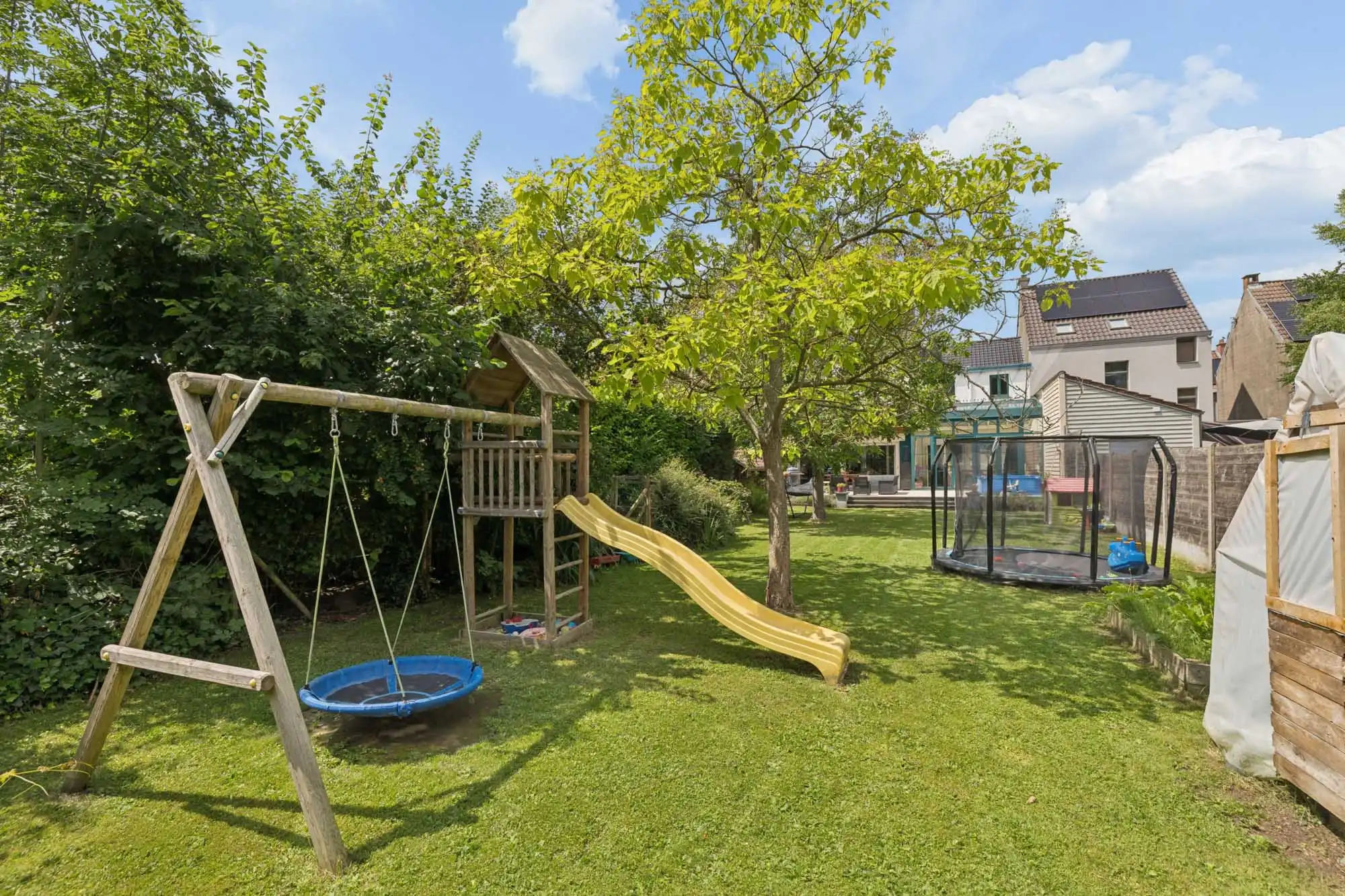 Instapklare woning met 3 slaapkamers en grote tuin foto 19
