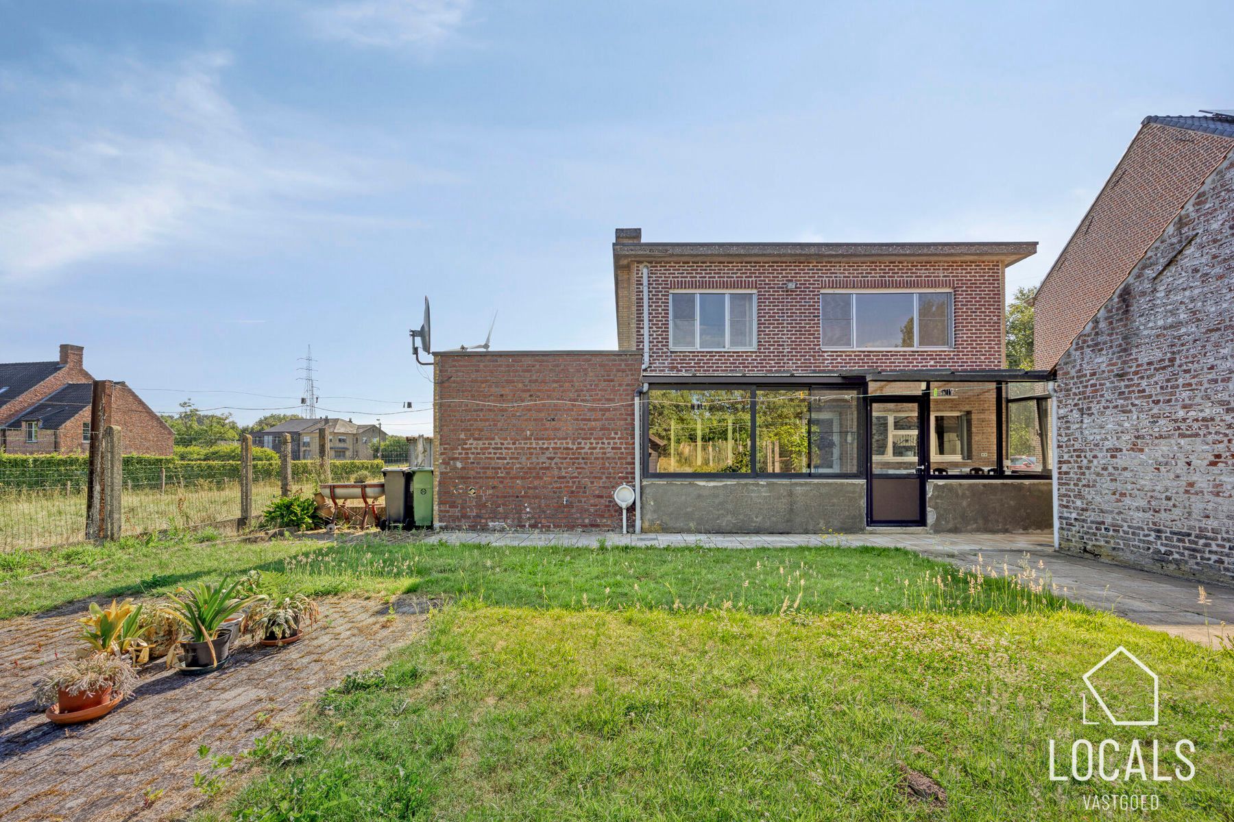Open bebouwing met 3 slpks, garage, opslagruimte & tuin foto 28