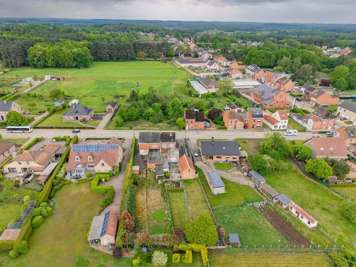 Woning met 3 slaapkamers, veranda en ruime tuin foto 49