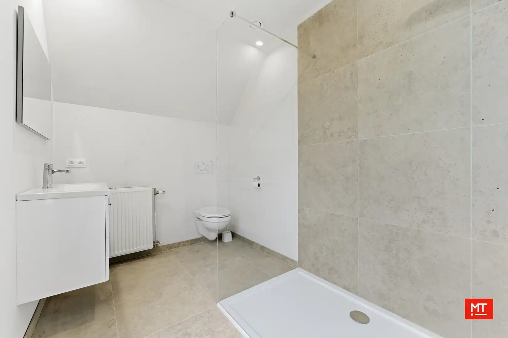 Landelijke, gerenoveerde woning met 3 slaapkamers en tuin in het rustige Poelkapelle foto 10