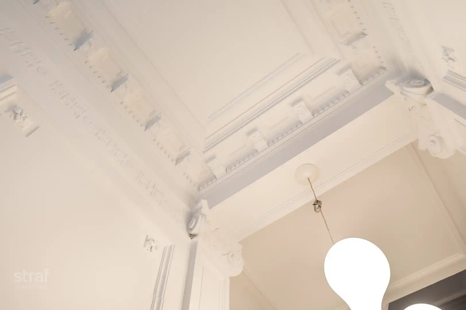 Klassevol Herenhuis met 6 slaapkamers met grote zonnige tuin foto 2