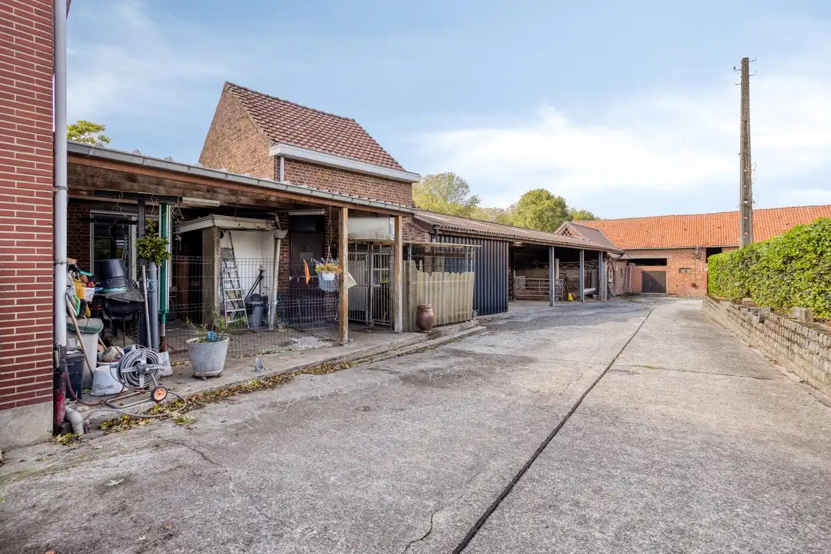 Te renoveren woning foto 14