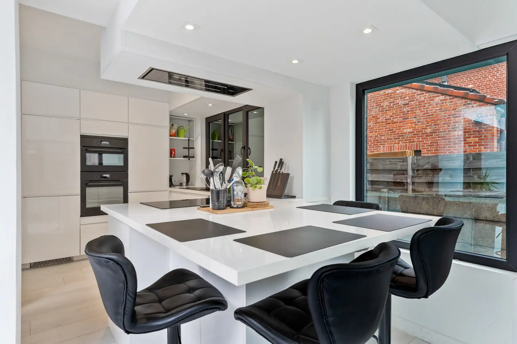 Uitstekend gelegen woning met zuidwesttuin foto 10
