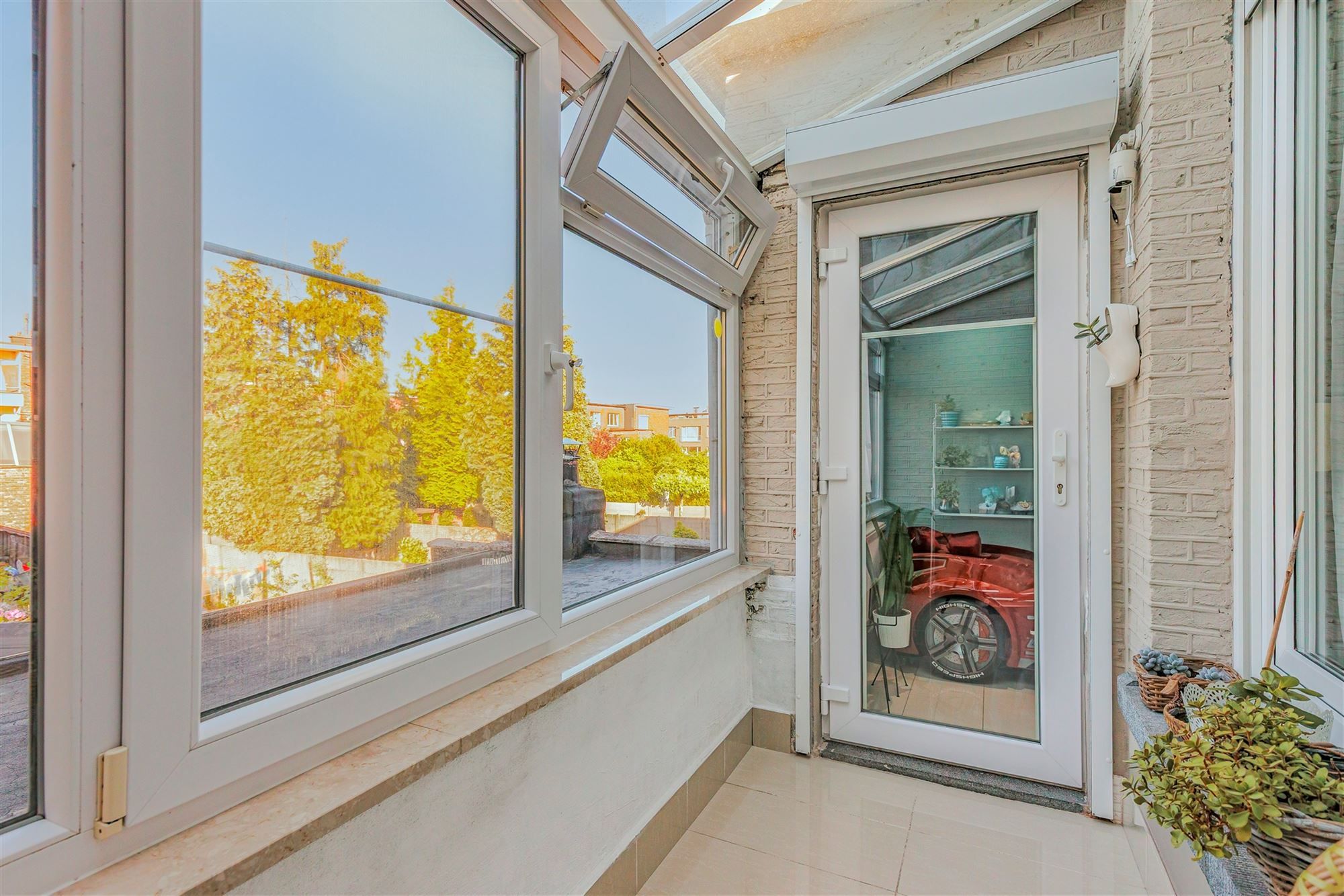 Mooi ingerichte woning met 4 slk, 2 badk en ruime stadstuin in Merksem foto 18