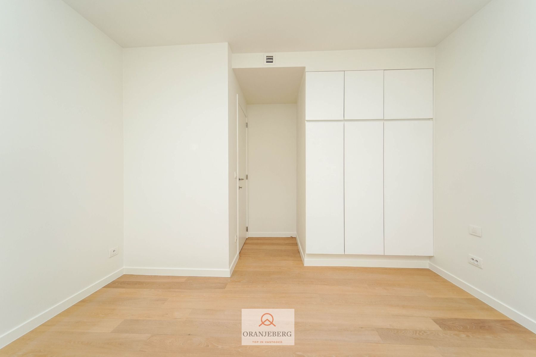 Instapklaar gelijkvloers 2 slpk appartement met tuin foto 4