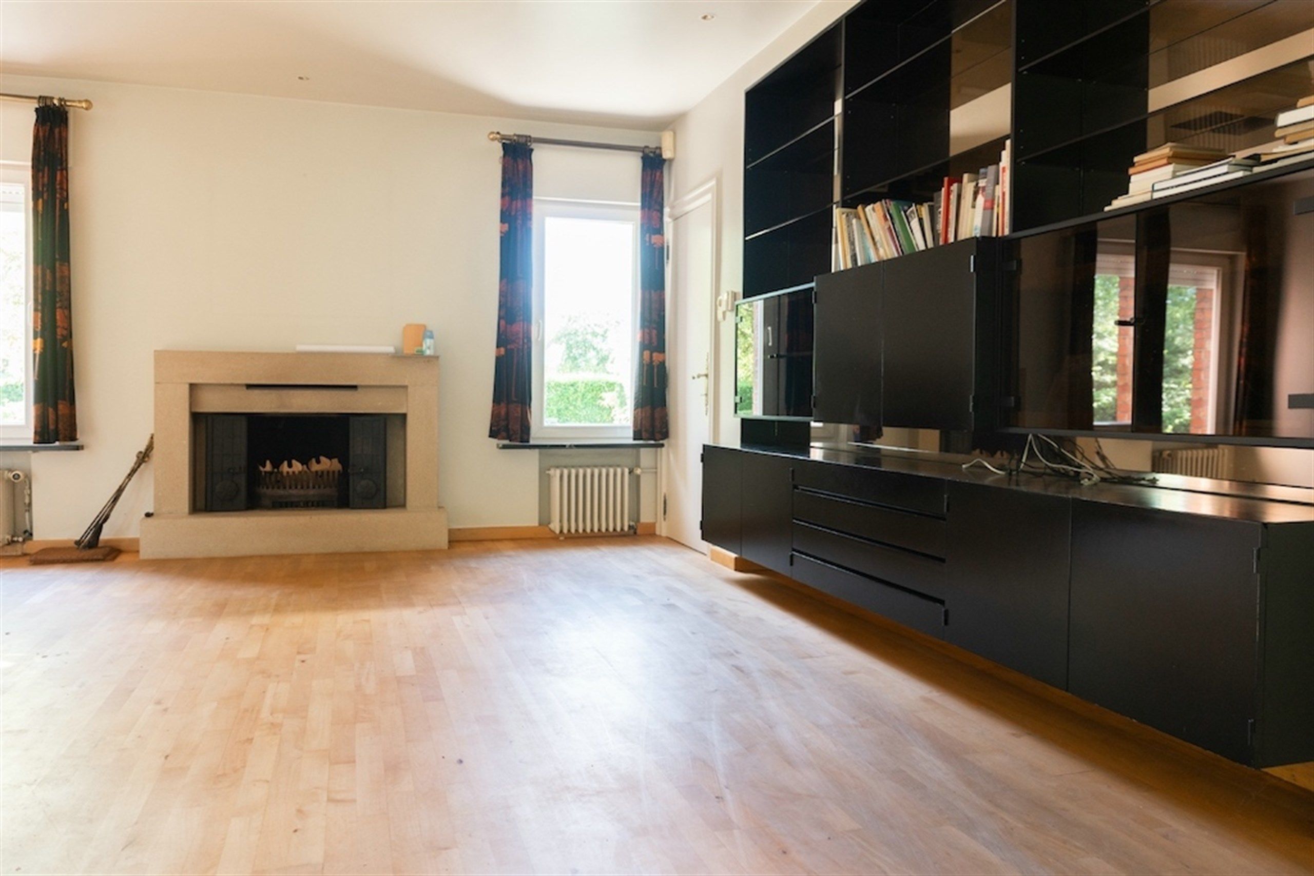 Royale en stevige eigendom op 1000 m2 aan de stadsrand foto 17