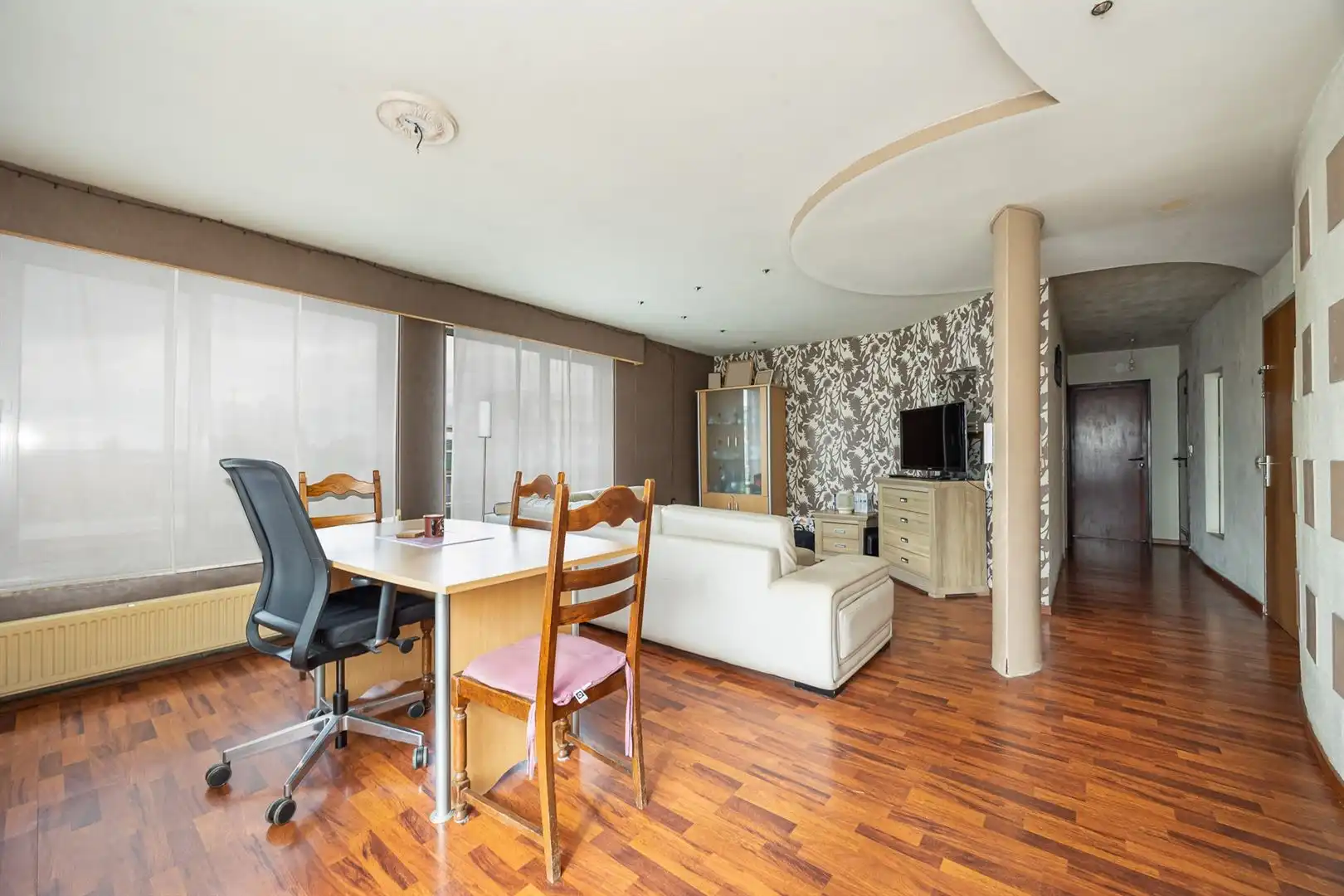 Te renoveren hoekappartement ca. 99m2 op centrale locatie foto 3