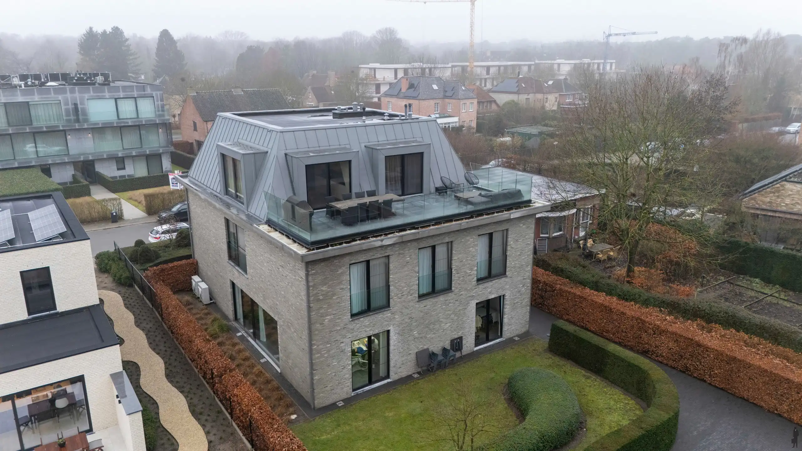 Stijlvol appartement op tweede verdieping met royaal terras foto {{pictureIndex}}