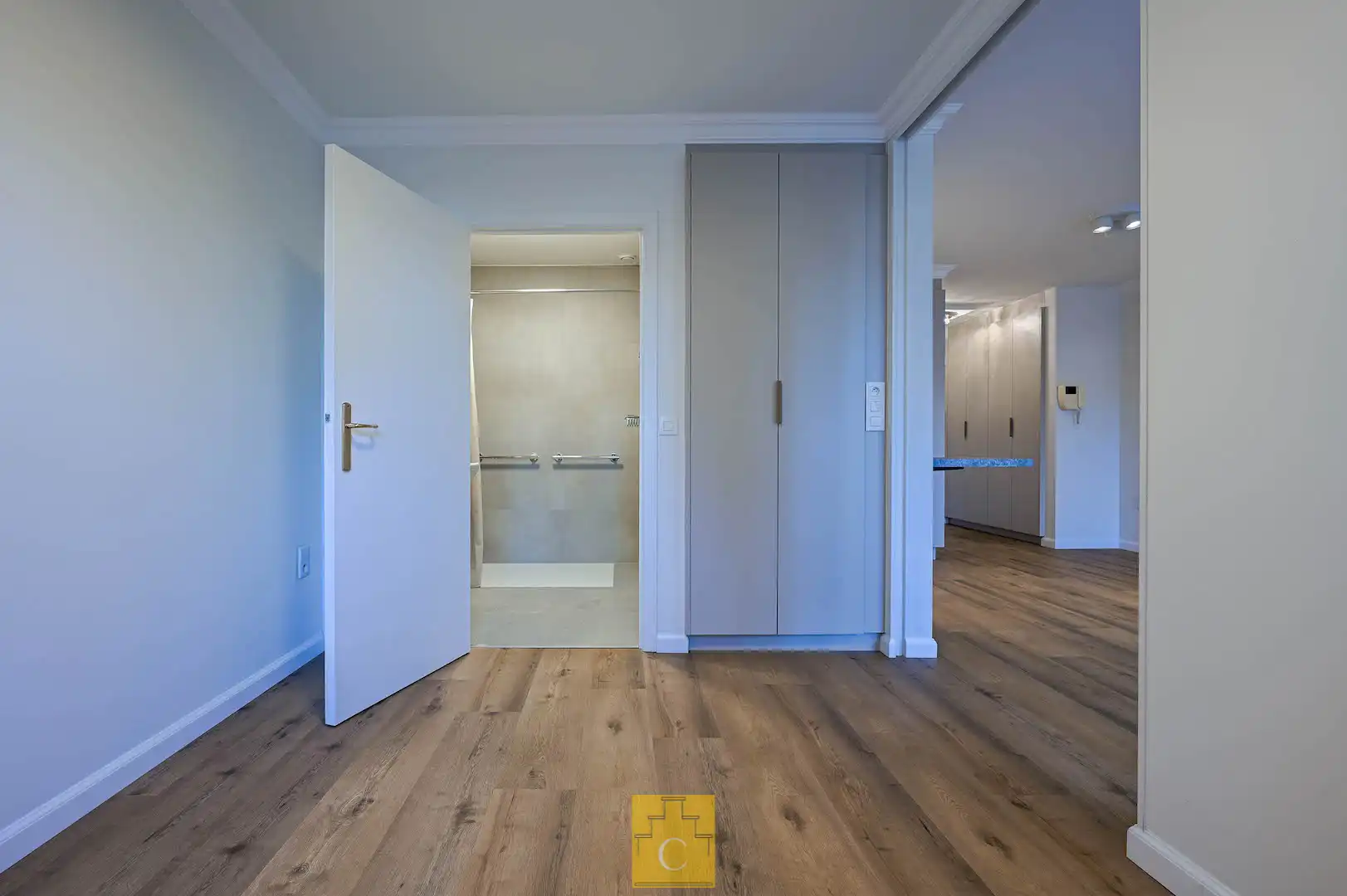 Volledig vernieuwde serviceflat met zonnig terras in een groene oase nabij het centrum van Brugge foto 22