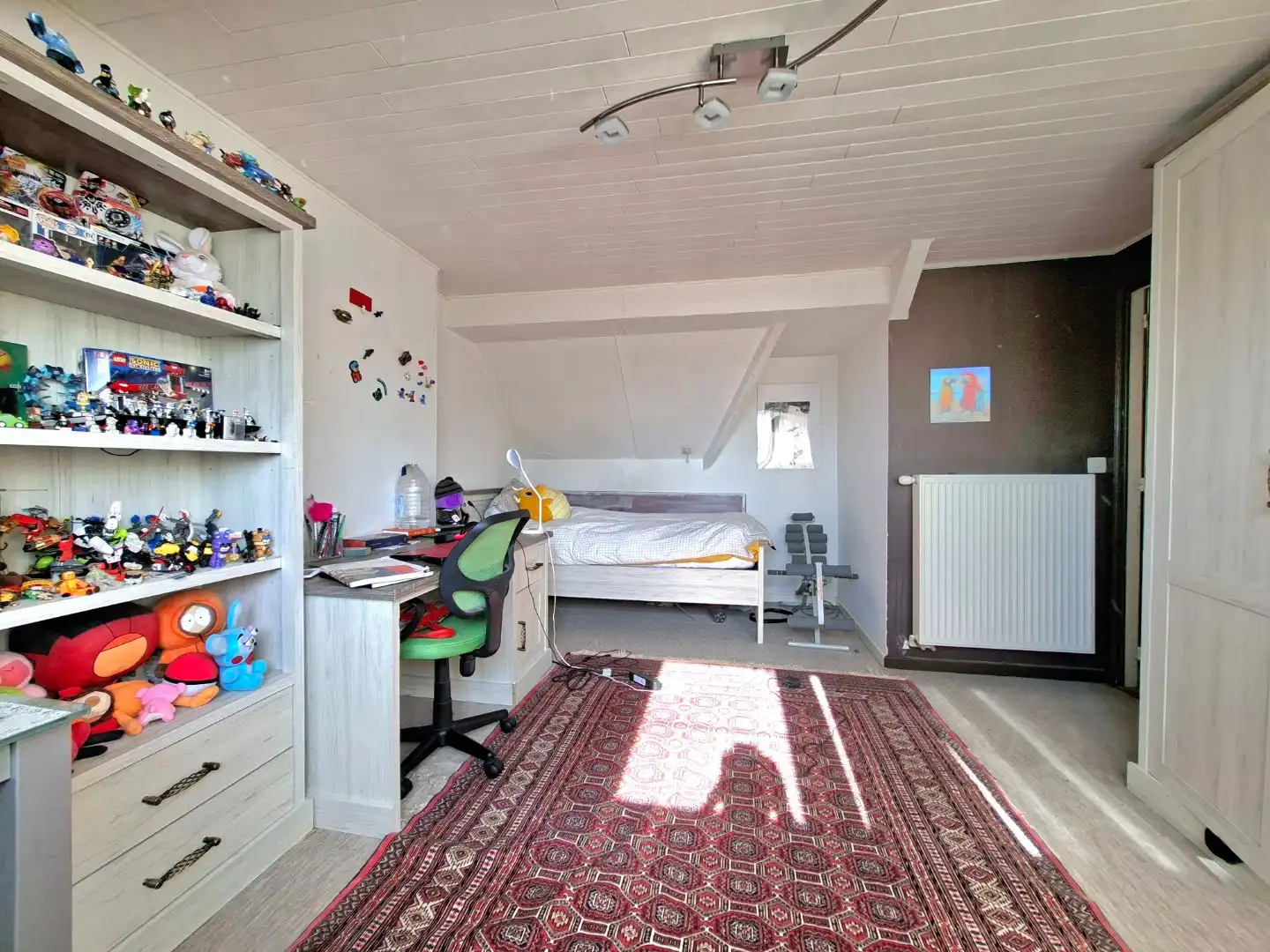 Ruime woning met garage foto 13