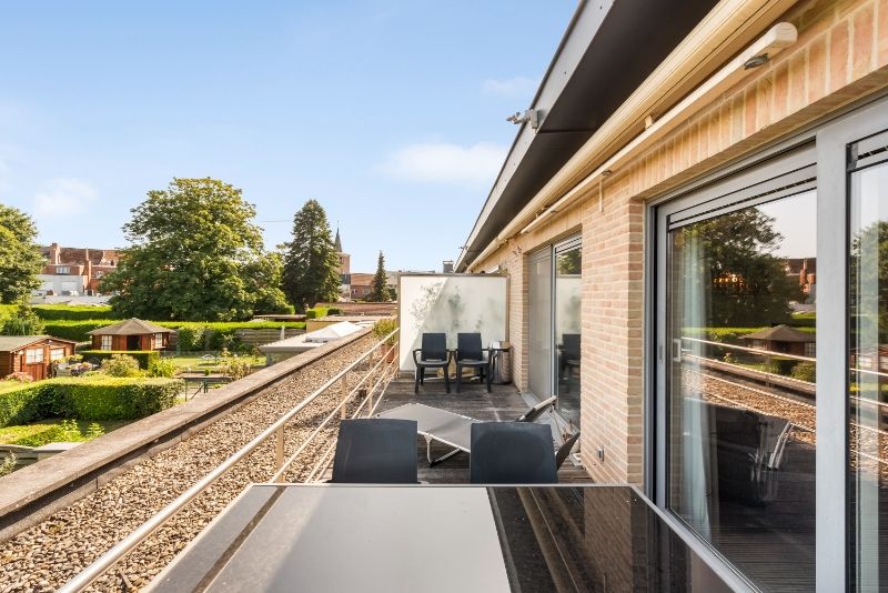 Ruim 3 slaapkamer duplex-appartement van 130m² met terras op zuid-oosten, ondergrondse staanplaats en kelder foto 8