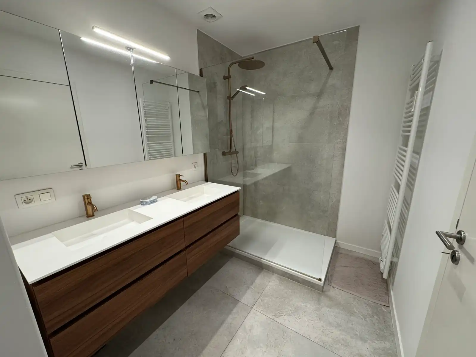 Stijlvol recent gerenoveerd appartement op toplocatie BXL foto 7