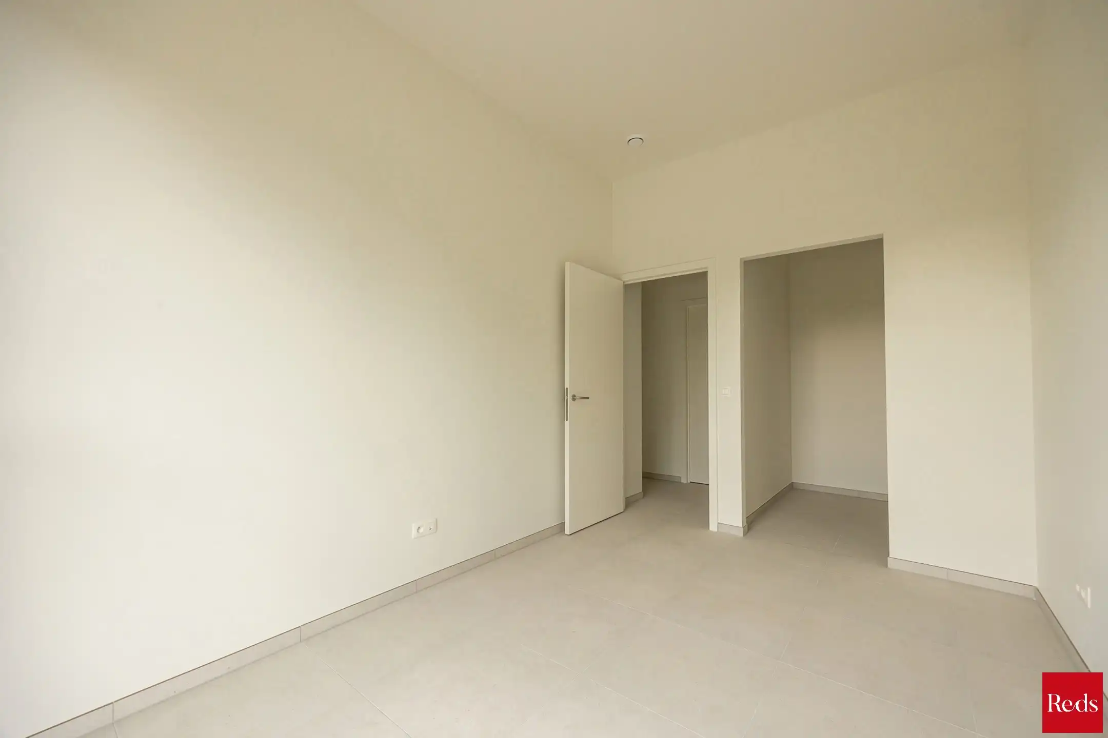 Ruim gelijkvloers nieuwbouwappartement met 3 slaapkamers foto 11