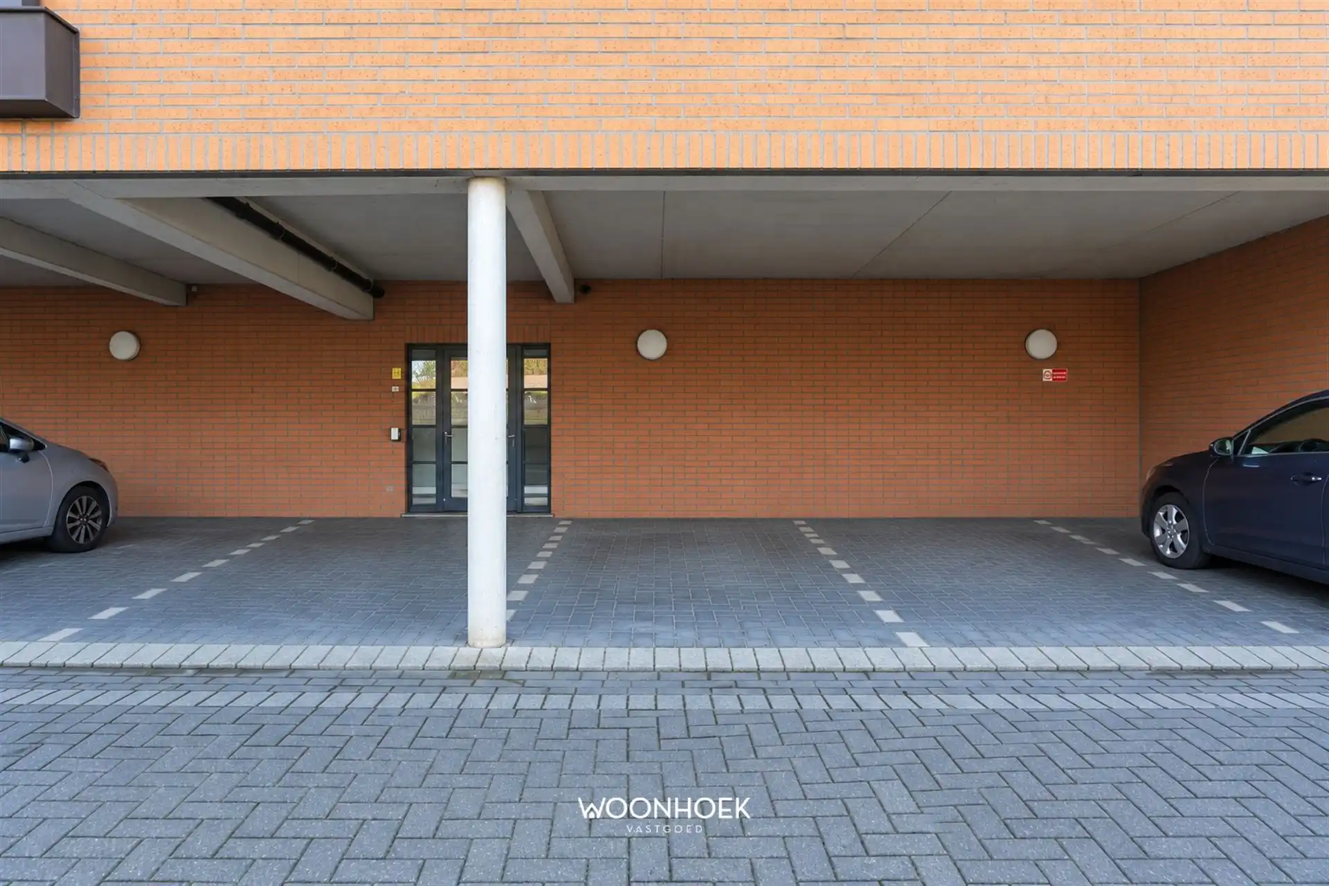 Instapklaar 2-slpk appartement met terras en staanplaats foto 22