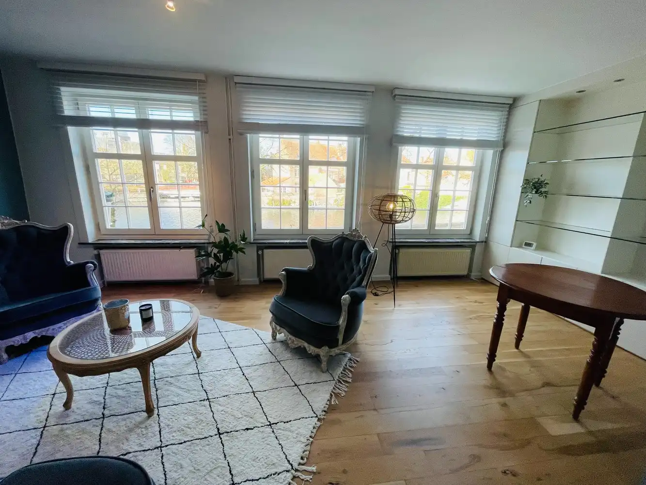 Brugge centrum, met zicht op Potterierei, Tot in de puntjes verzorgd energiezuinig woonhuis , 1 slaapkamer. foto 3