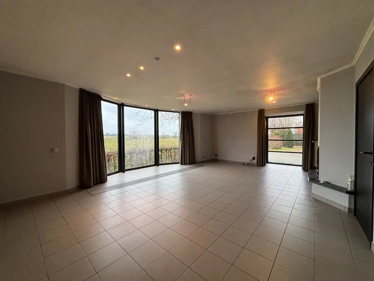 Landelijke villa te huur te Moorslede foto 4