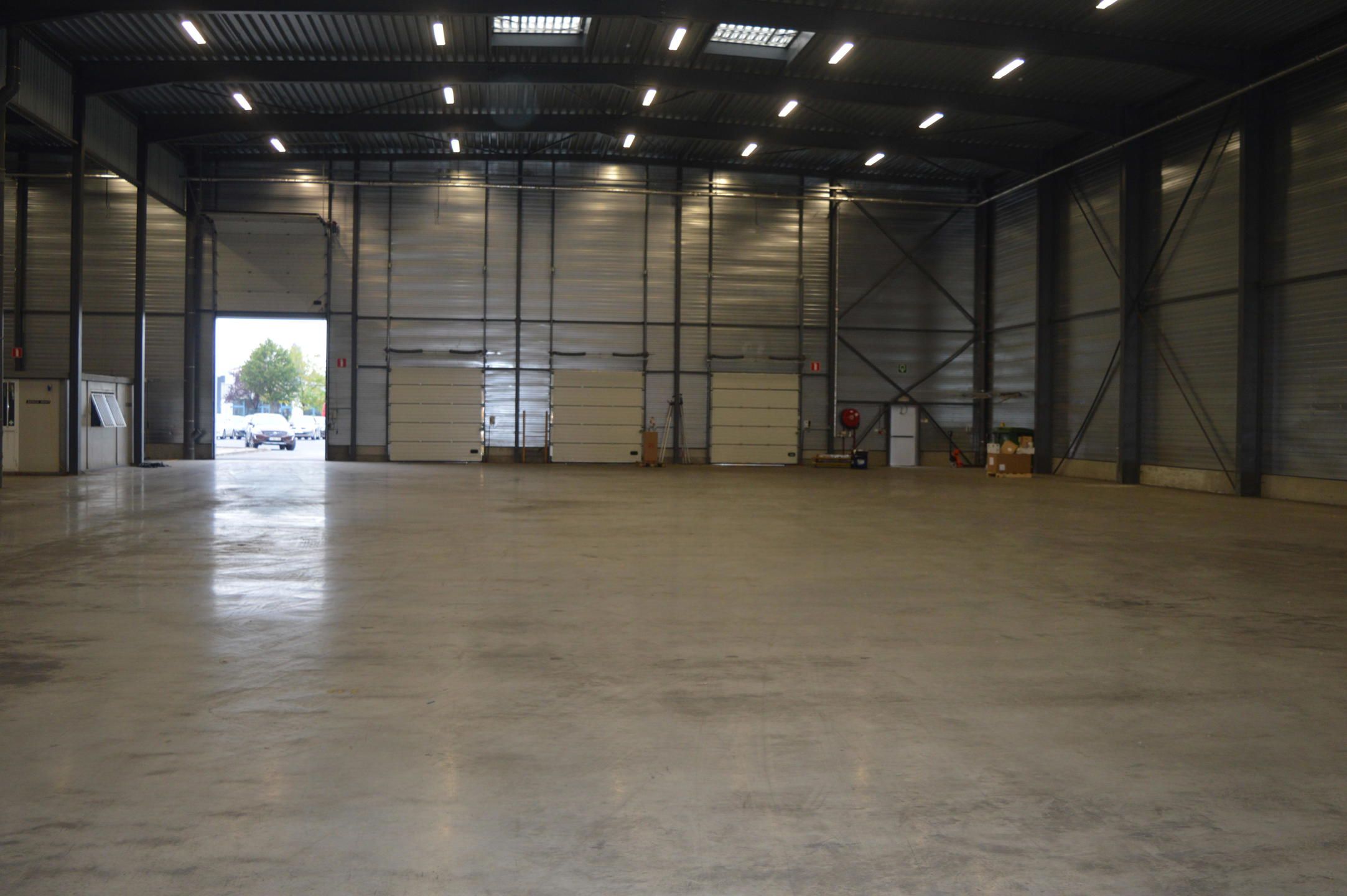 Ideaal logistiek magazijn van 7.663 m² met 1.151 m² kantoren in Zele foto 4