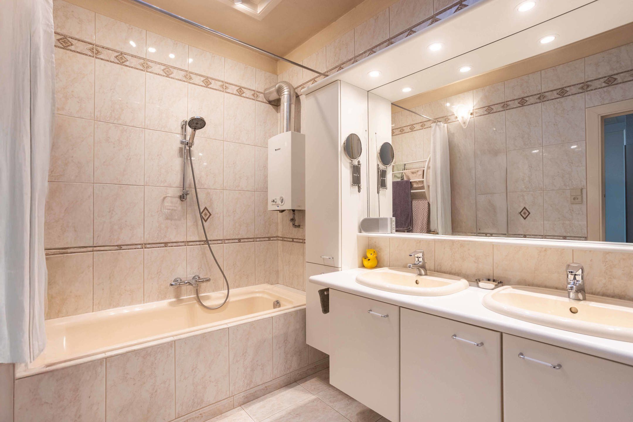 Unieke burgerwoning met tuin en perceel bouwgrond met garage foto 25
