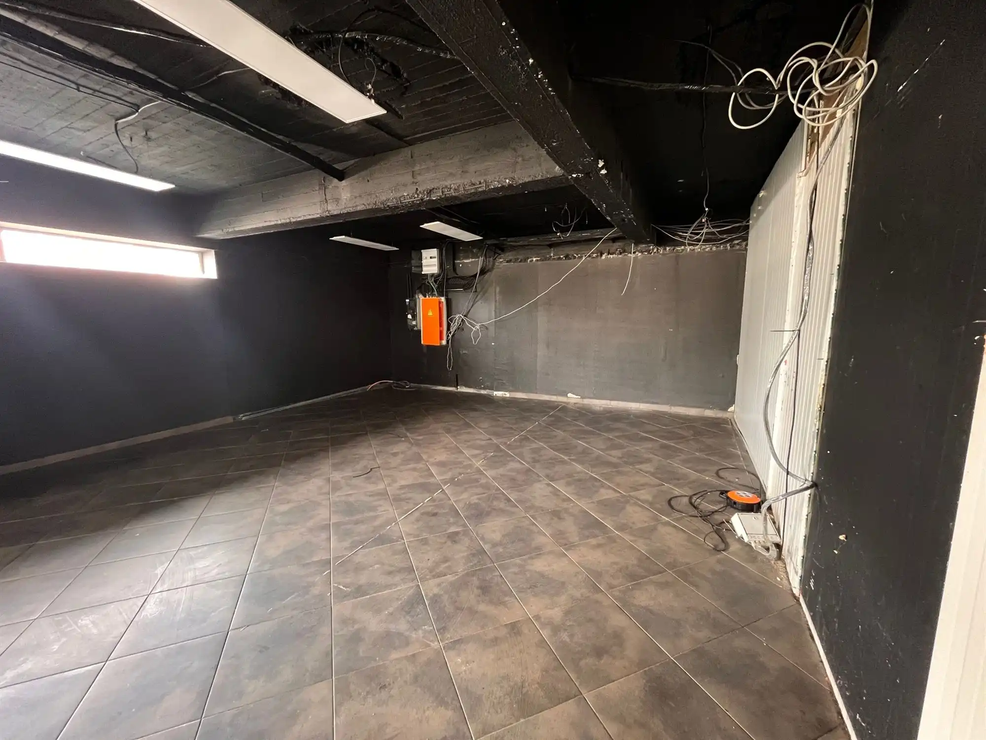 Handelspand van 347 m² met uitstekende zichtbaarheid foto 3