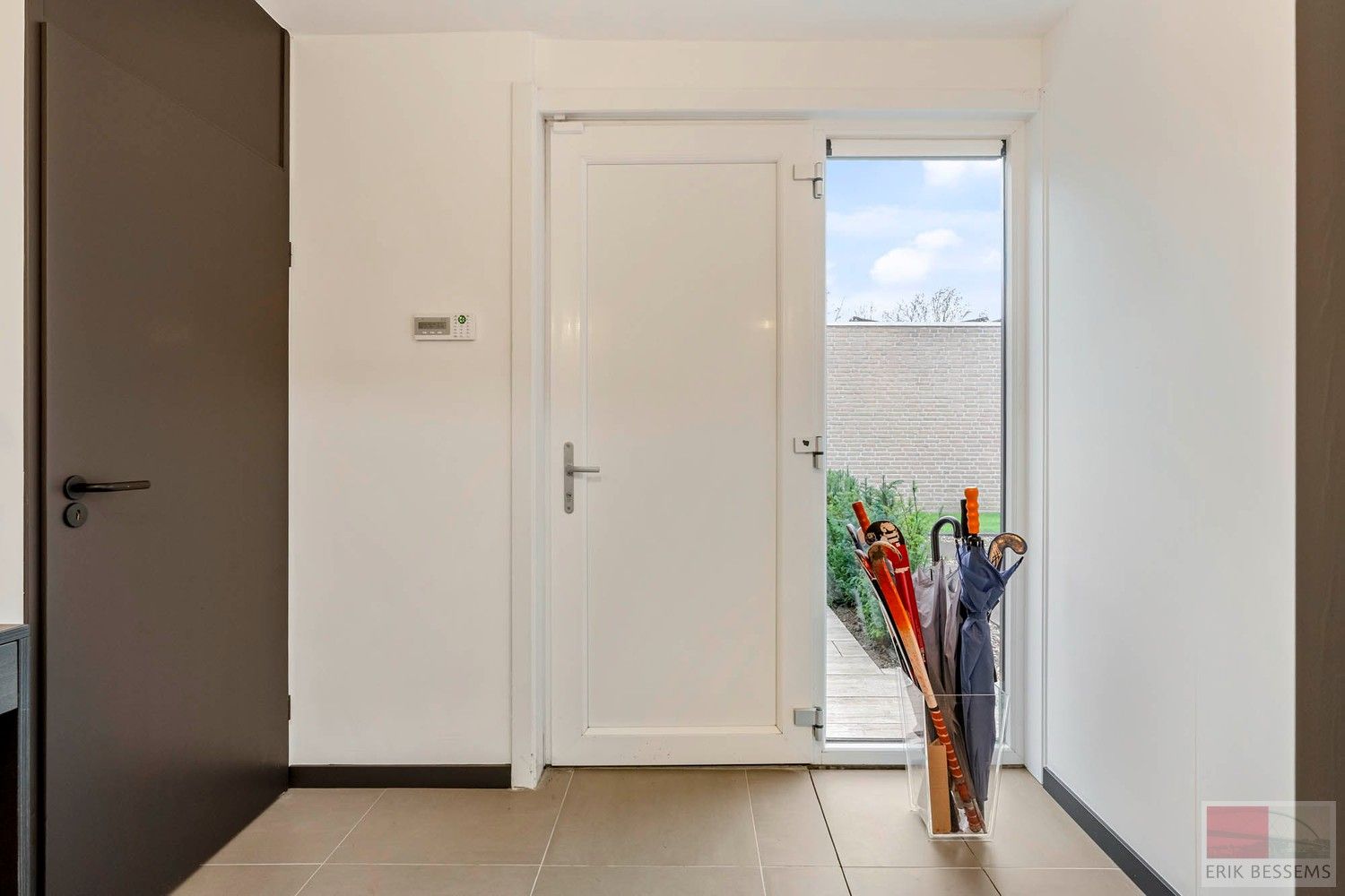 Leuk, grondig gerenoveerde bungalow (2023–2025), rustig gelegen aan het park van Sint-Pietersheim. foto 2