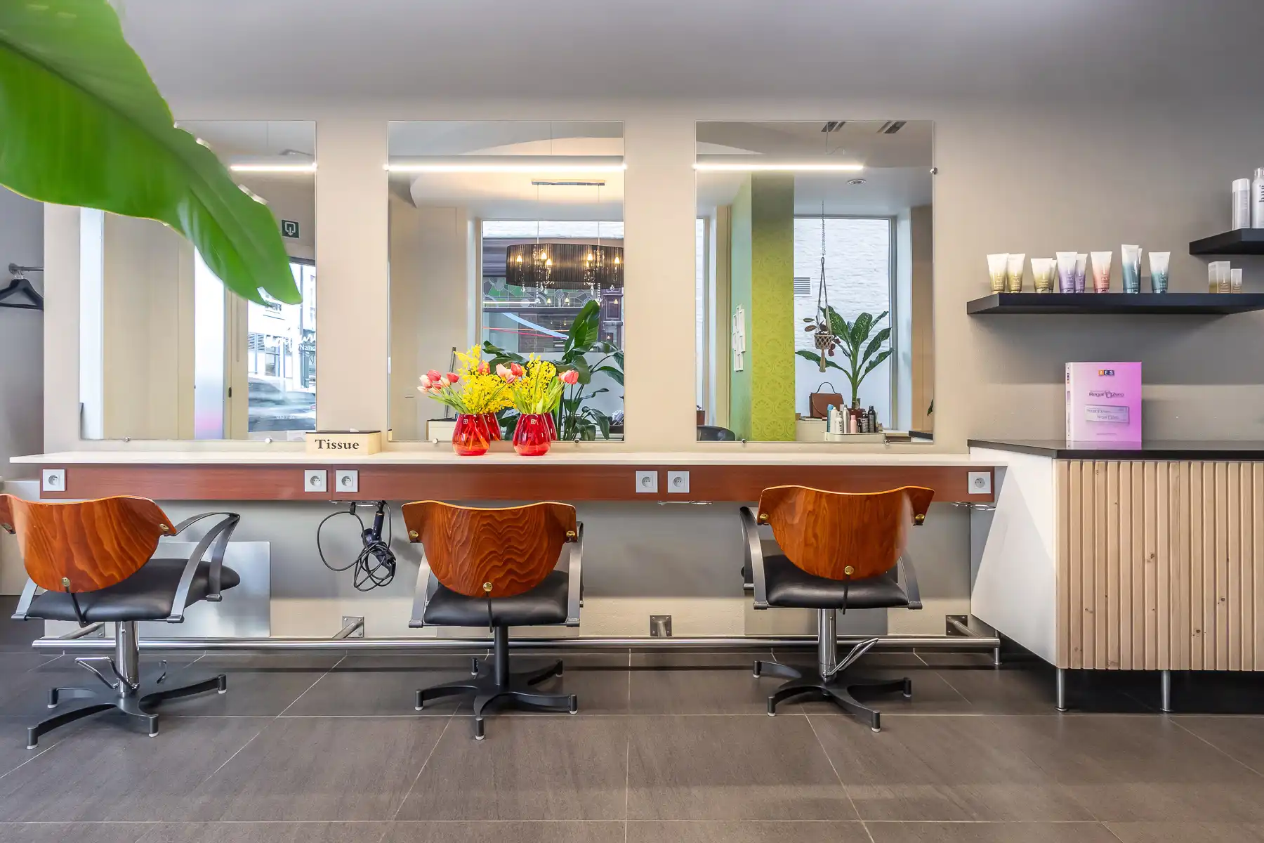 Investeringspand met handelsruimte en twee appartementen foto 3