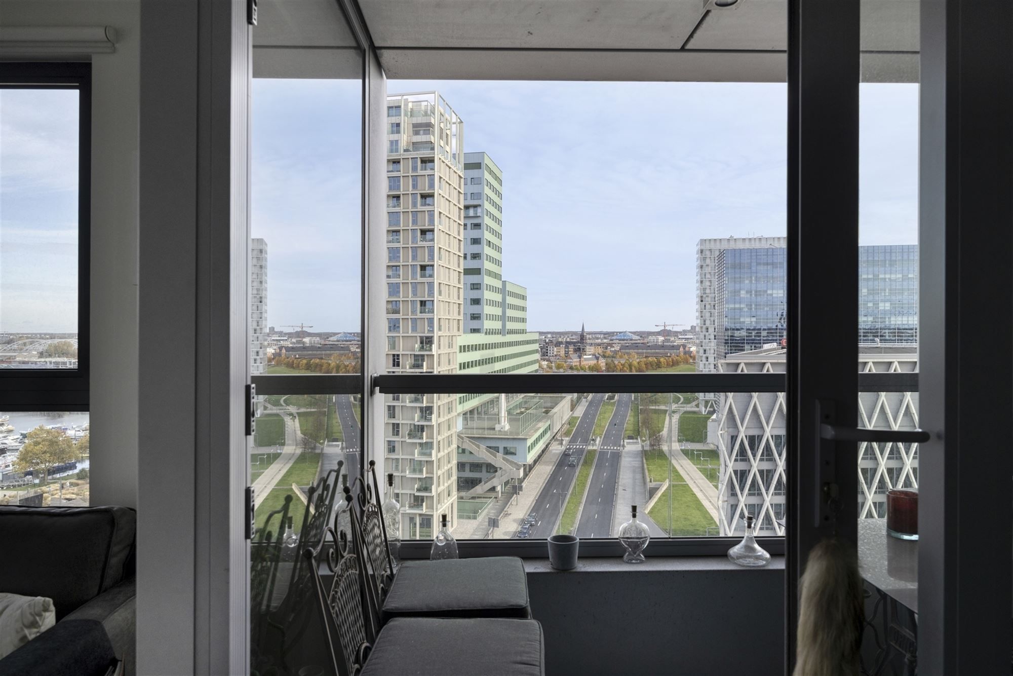 Instapklaar appartement met 2 slpks met terras in centrum Antwerpen foto 9