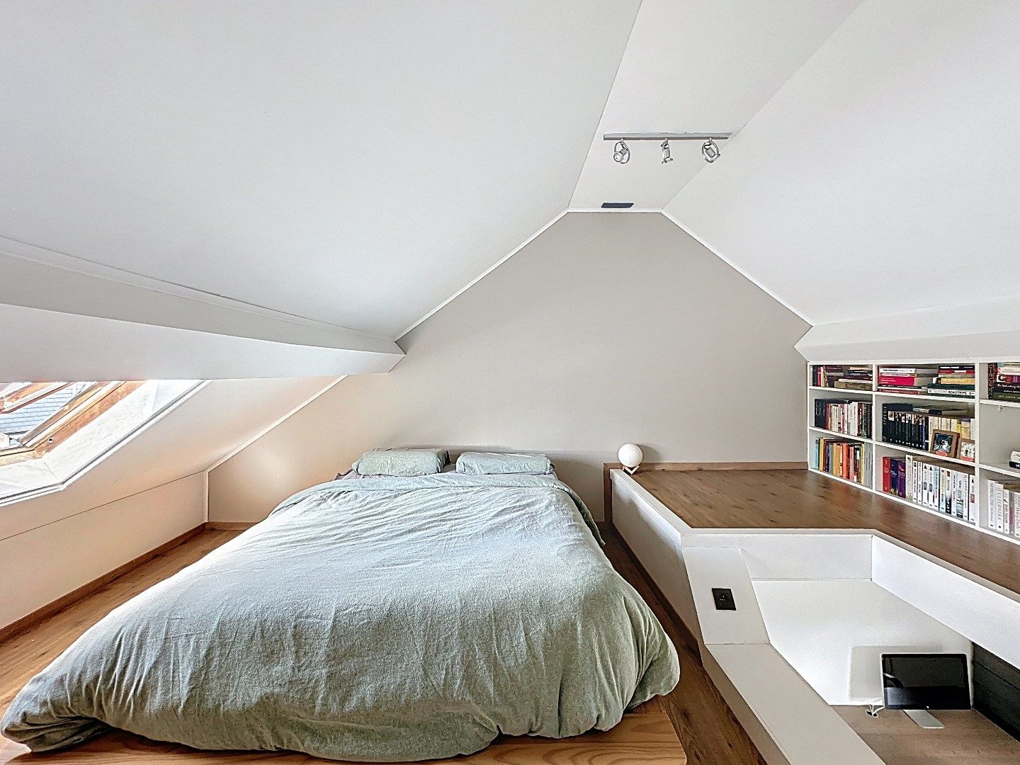 Rijwoning met knusse buitenruimte te Kessel-Lo! foto 11