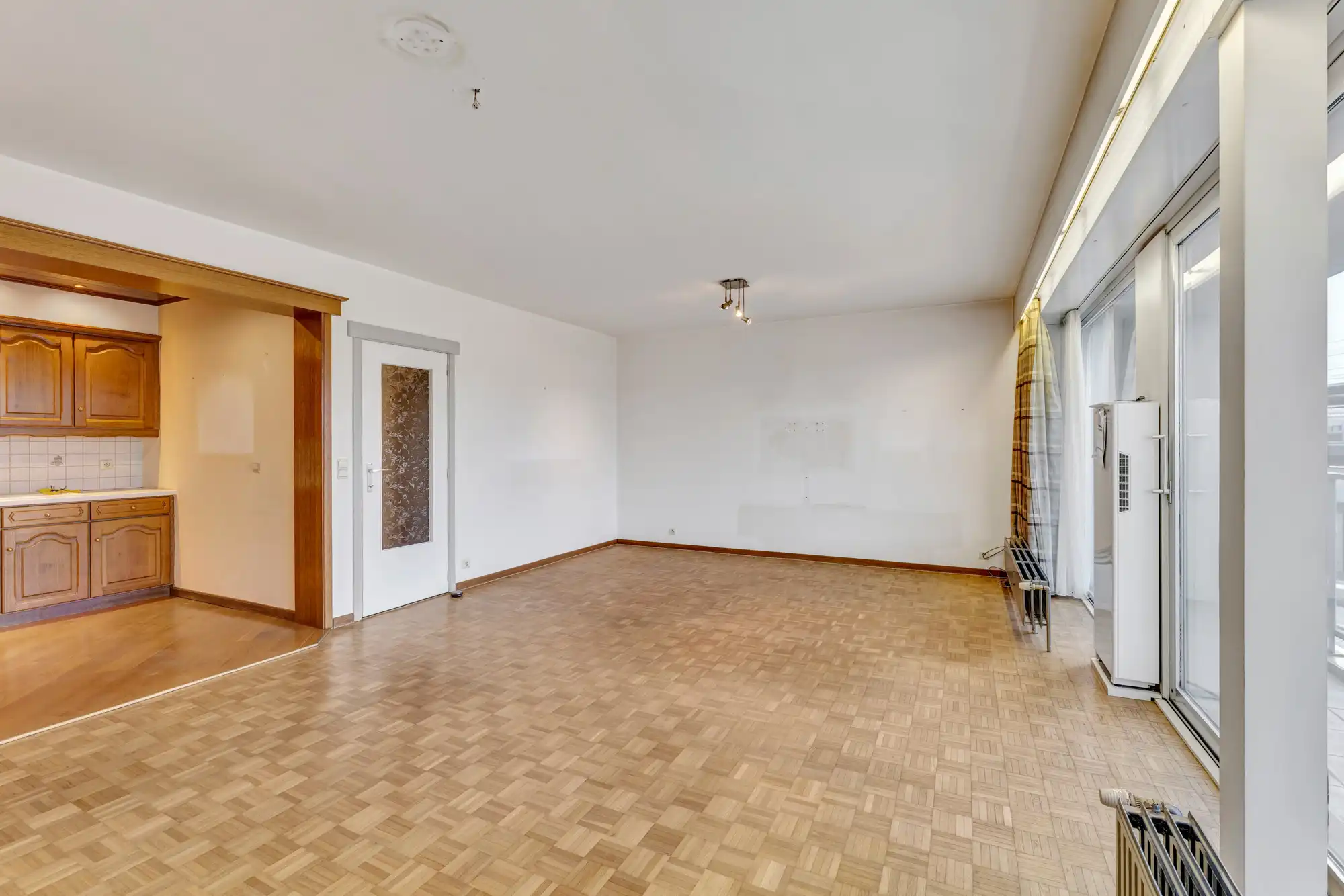 Ruim appartement aan het treinstation te Denderleeuw foto 5