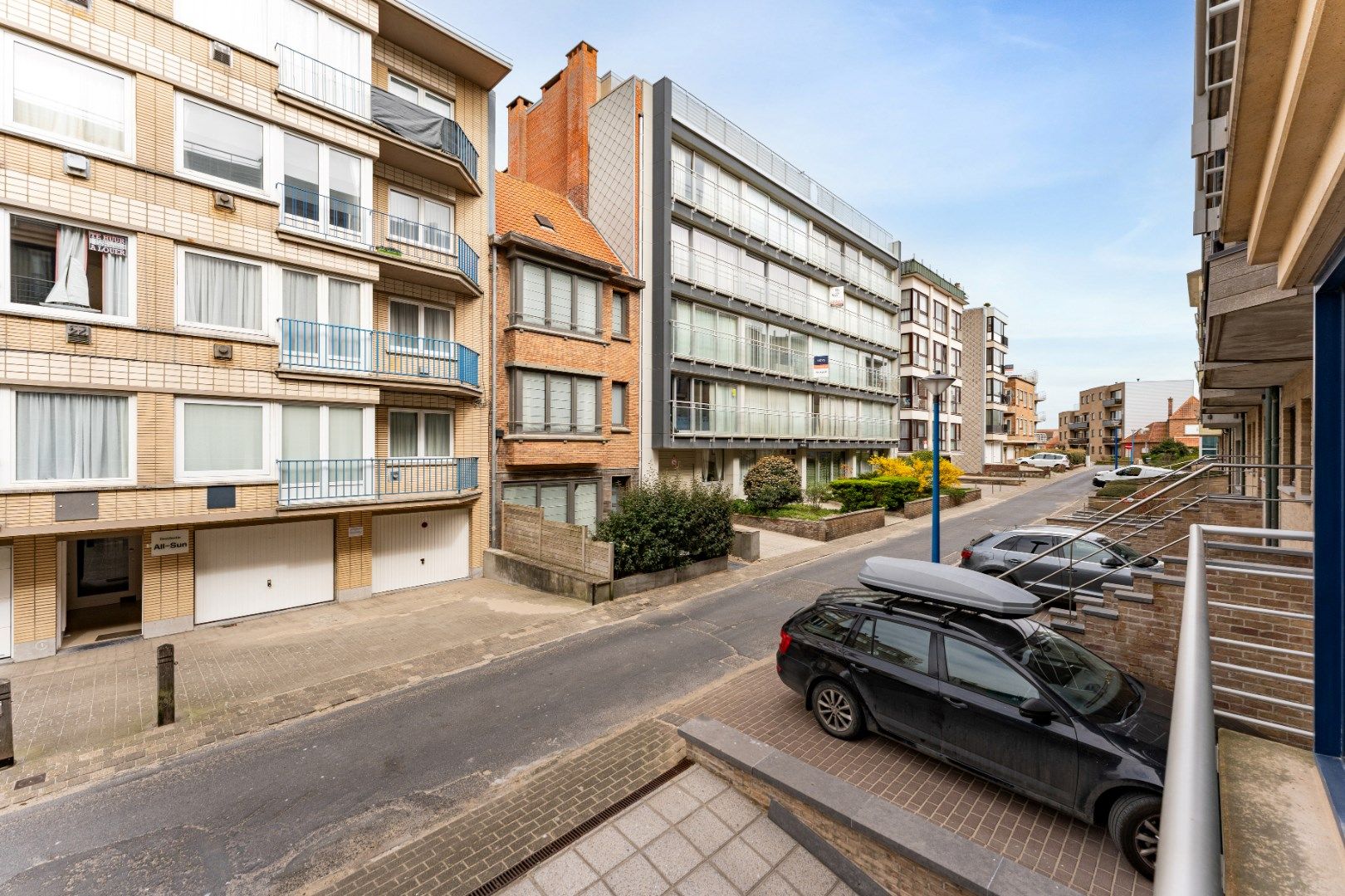 Prachtig 2 slaapkamer appartement met zijdelings zeezicht en ruim zongericht terras foto 15