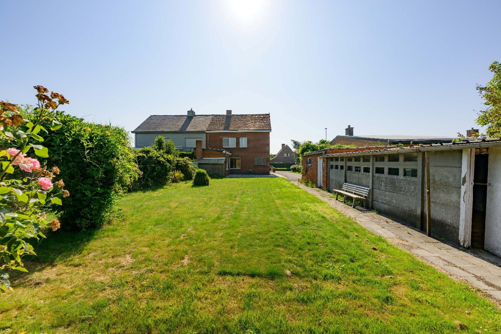 RUIME GEZINSWONING OP 1.002 m² MET PRACHTIG VERZICHT  foto 2
