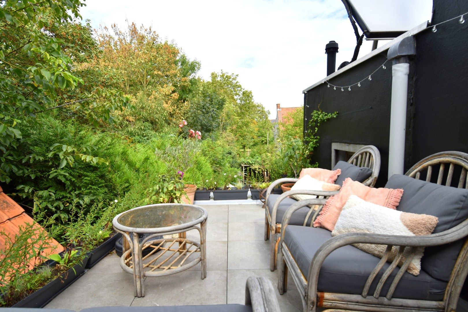 Instapklare gezinswoning met 3 slaapkamers, polyvalente ruimte, zalige tuin, ... te koop in Gullegem foto 14