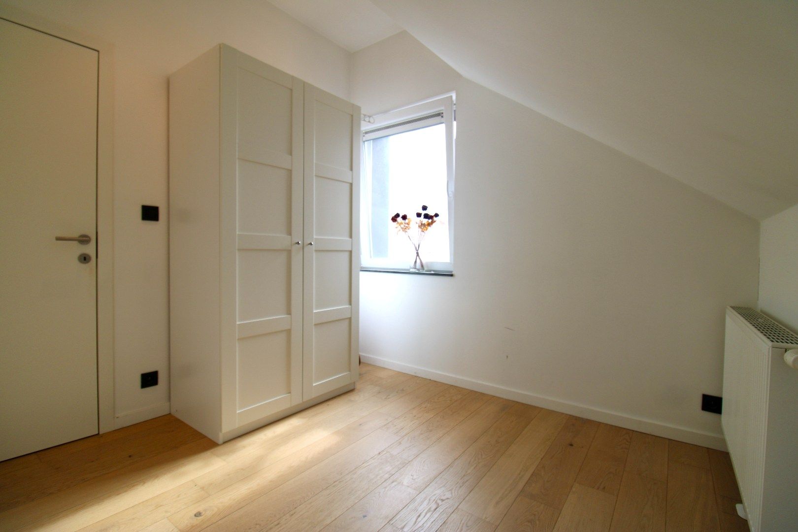 Volledig gerenoveerde woning met 3 slaapkamers en 2 badkamers! foto 15